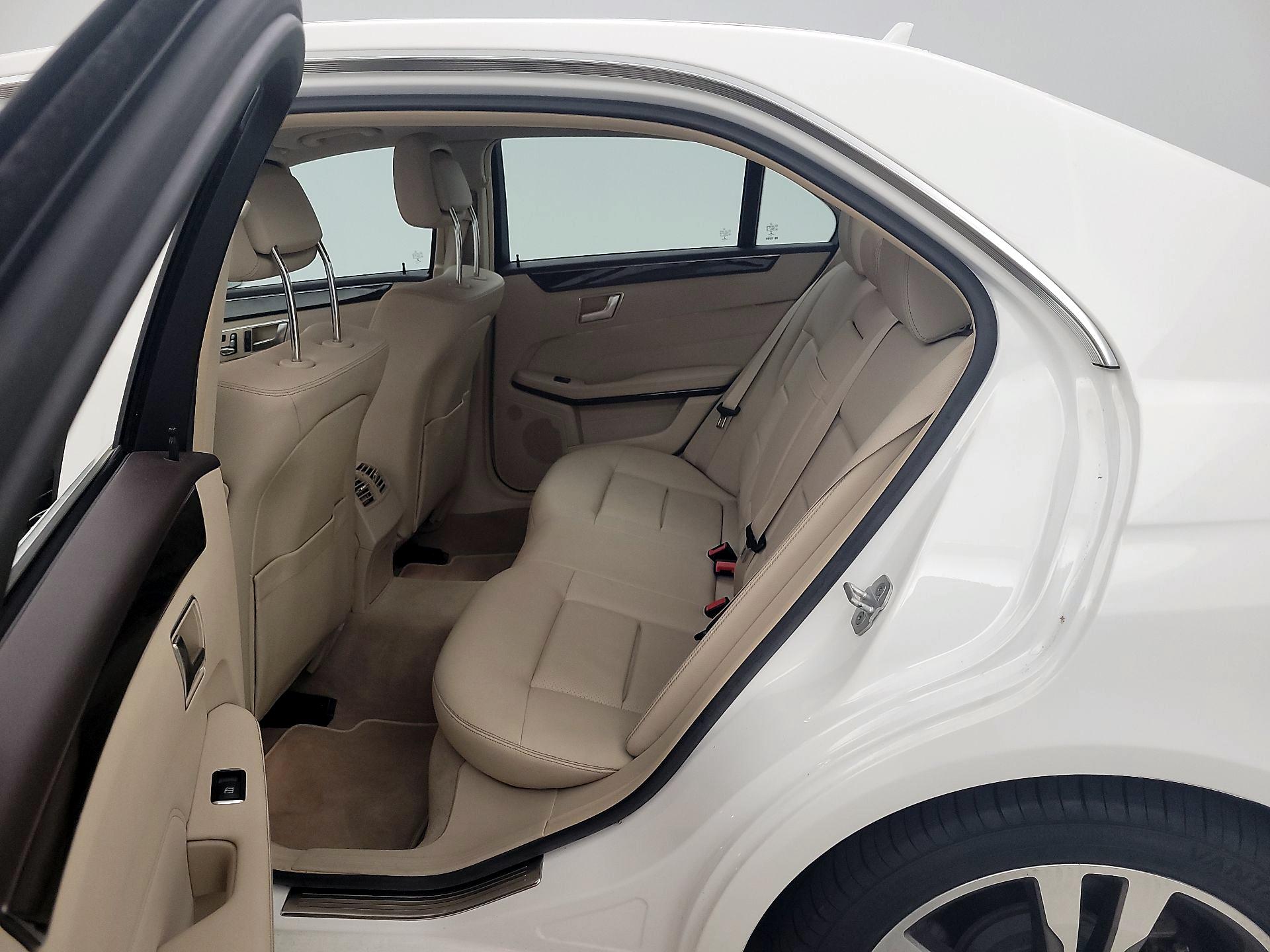 Thumbnail: 2016 Mercedes-Benz E-Class - 19