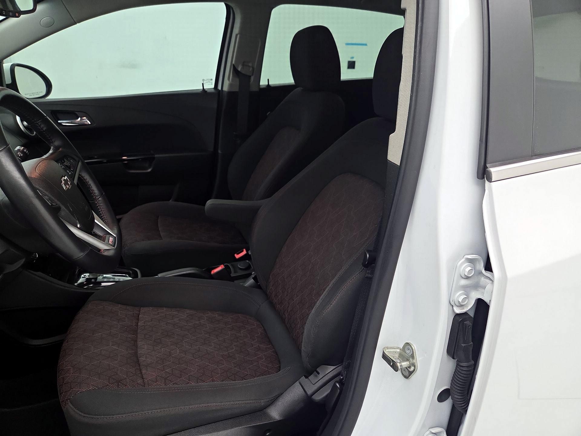 Thumbnail: 2018 Chevrolet Sonic - 11