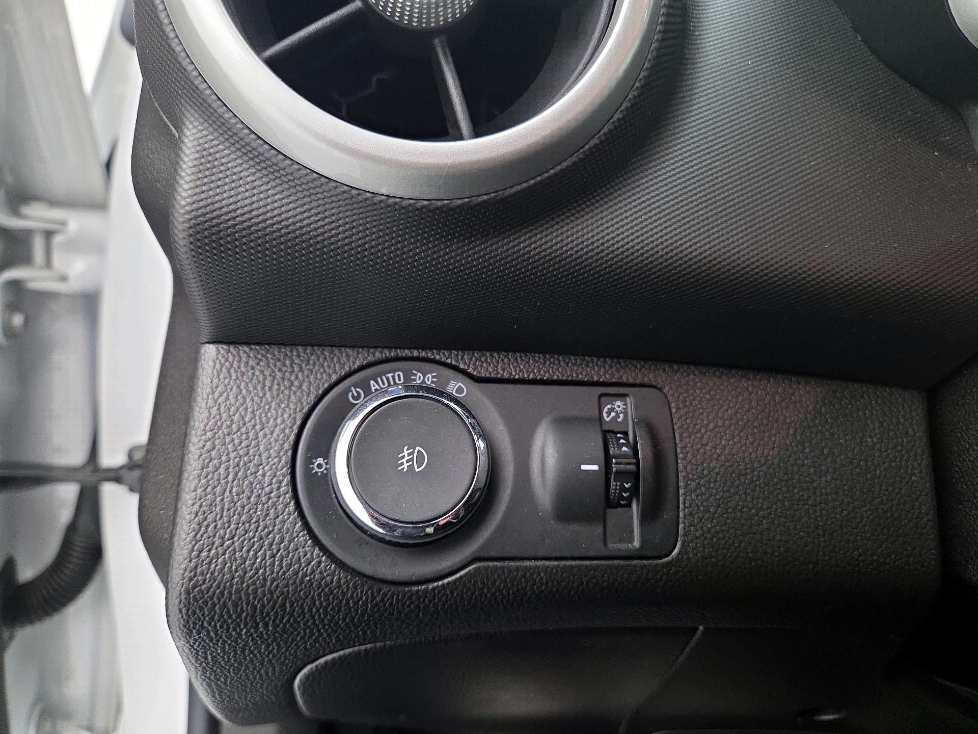 Thumbnail: 2018 Chevrolet Sonic - 13