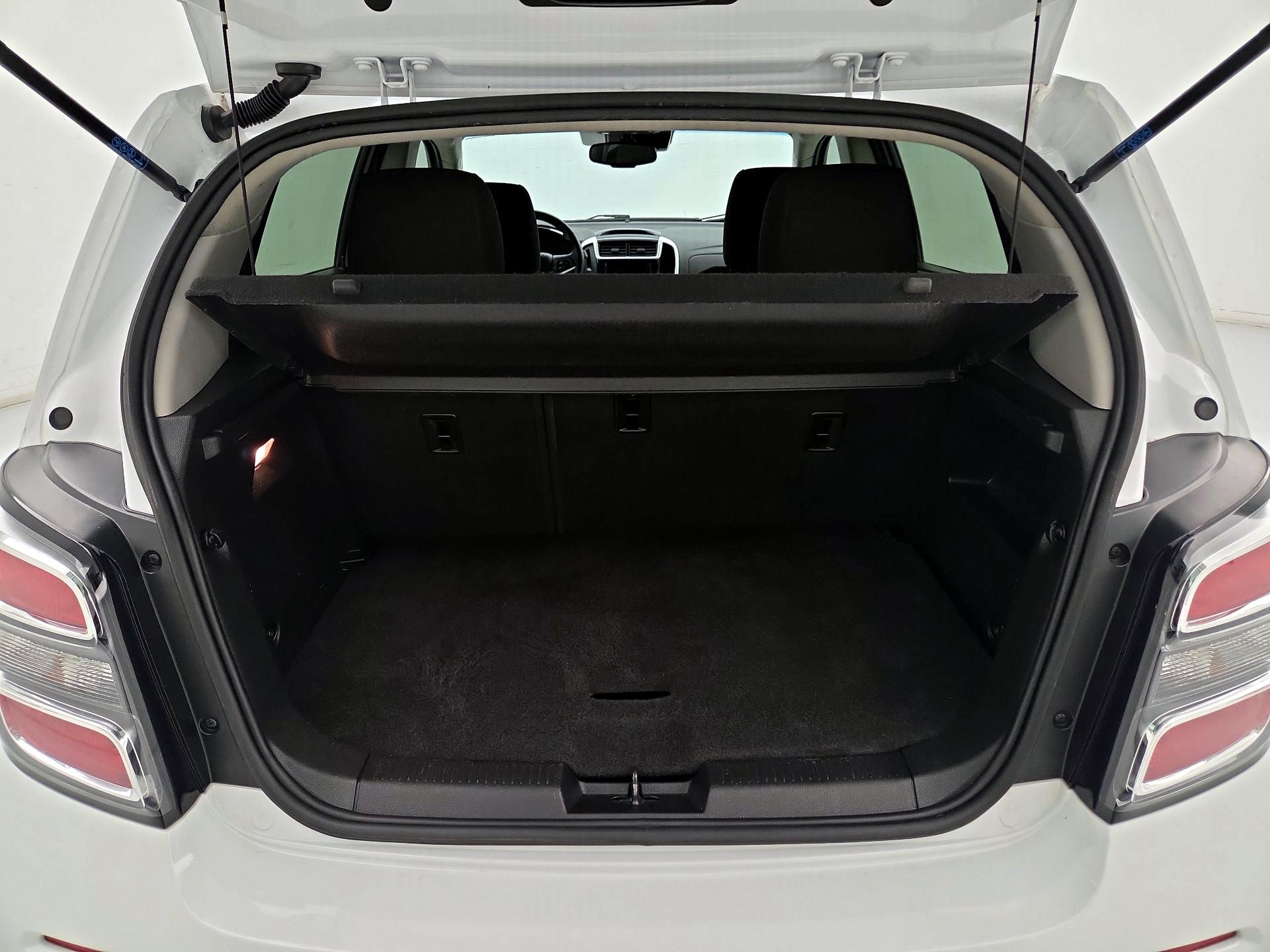 Thumbnail: 2018 Chevrolet Sonic - 20