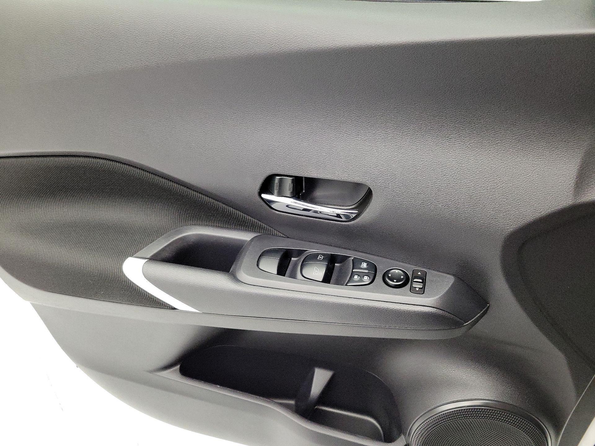 Thumbnail: 2023 Nissan Kicks - 12