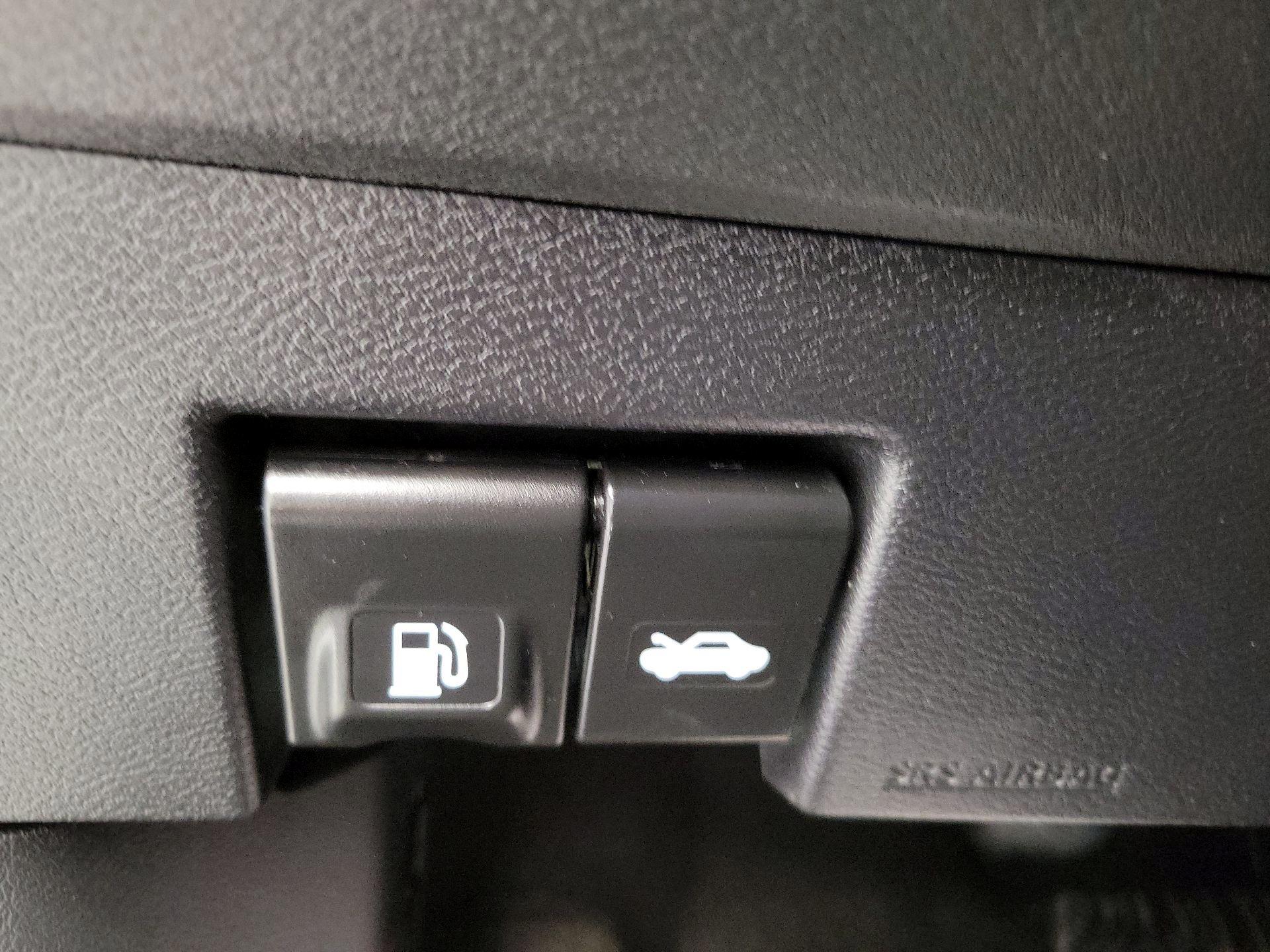 Thumbnail: 2023 Nissan Kicks - 13