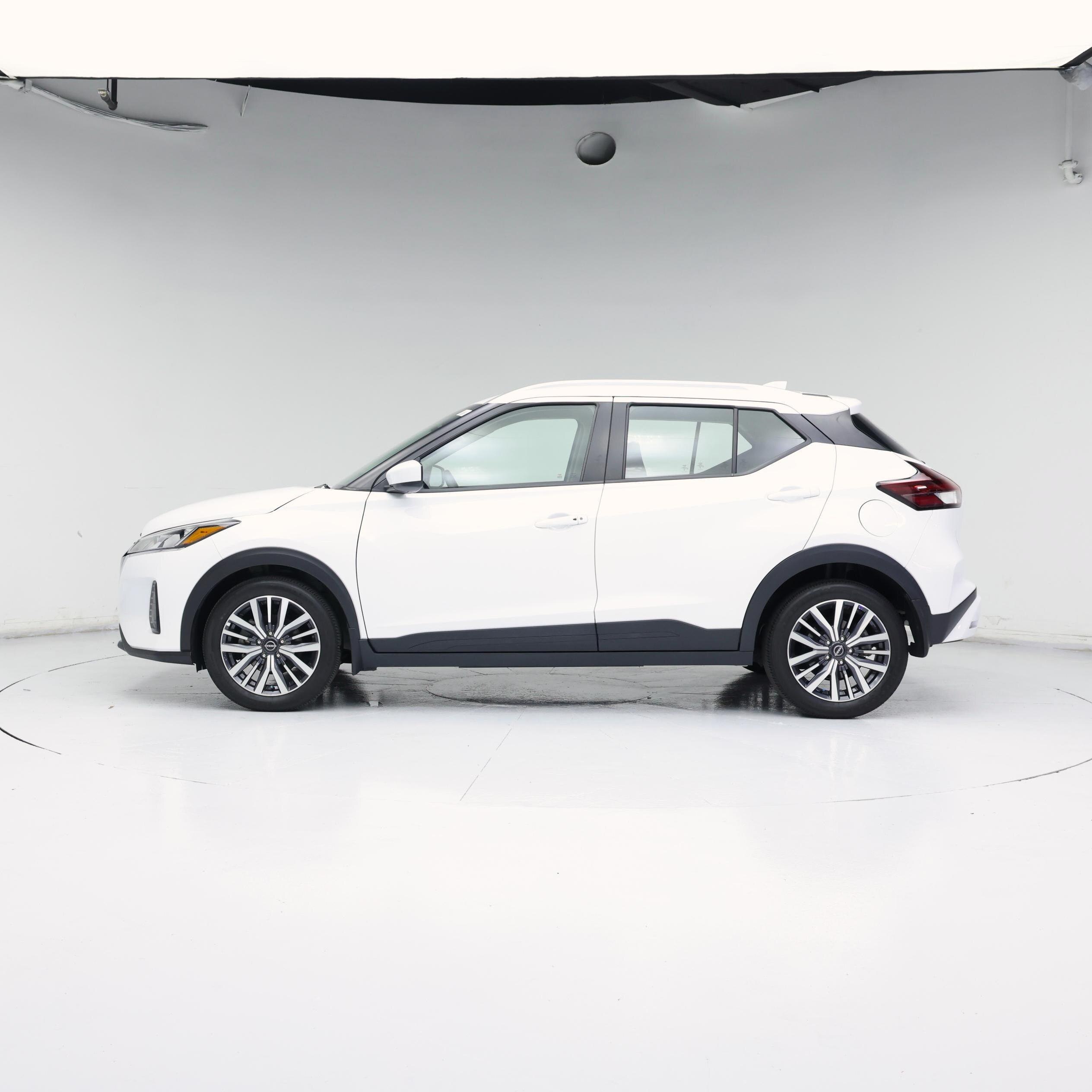 Thumbnail: 2023 Nissan Kicks - 3