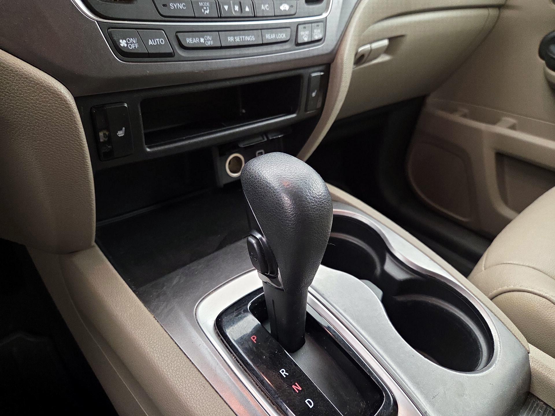 Thumbnail: 2019 Honda Pilot - 17