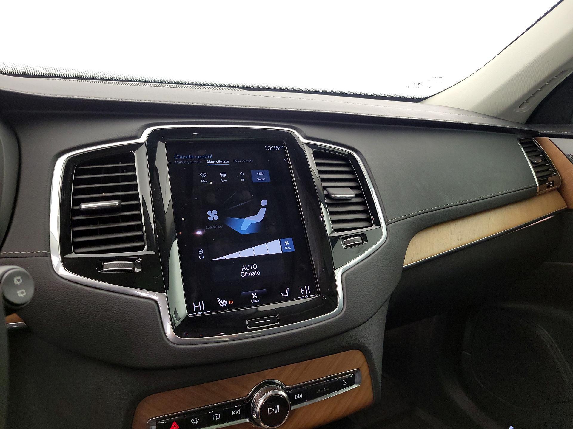 Thumbnail: 2020 Volvo XC90 - 17