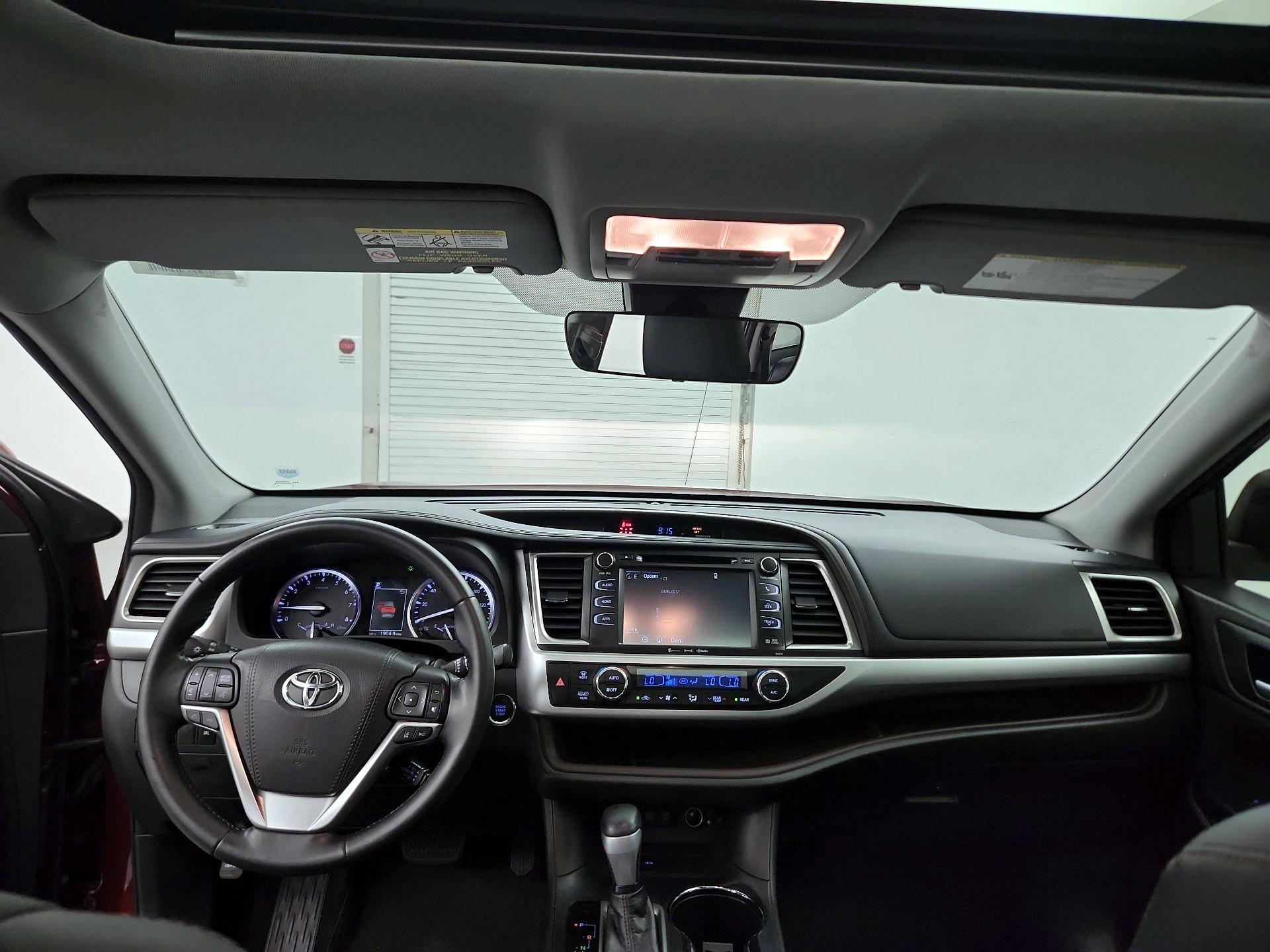 Thumbnail: 2018 Toyota Highlander - 9