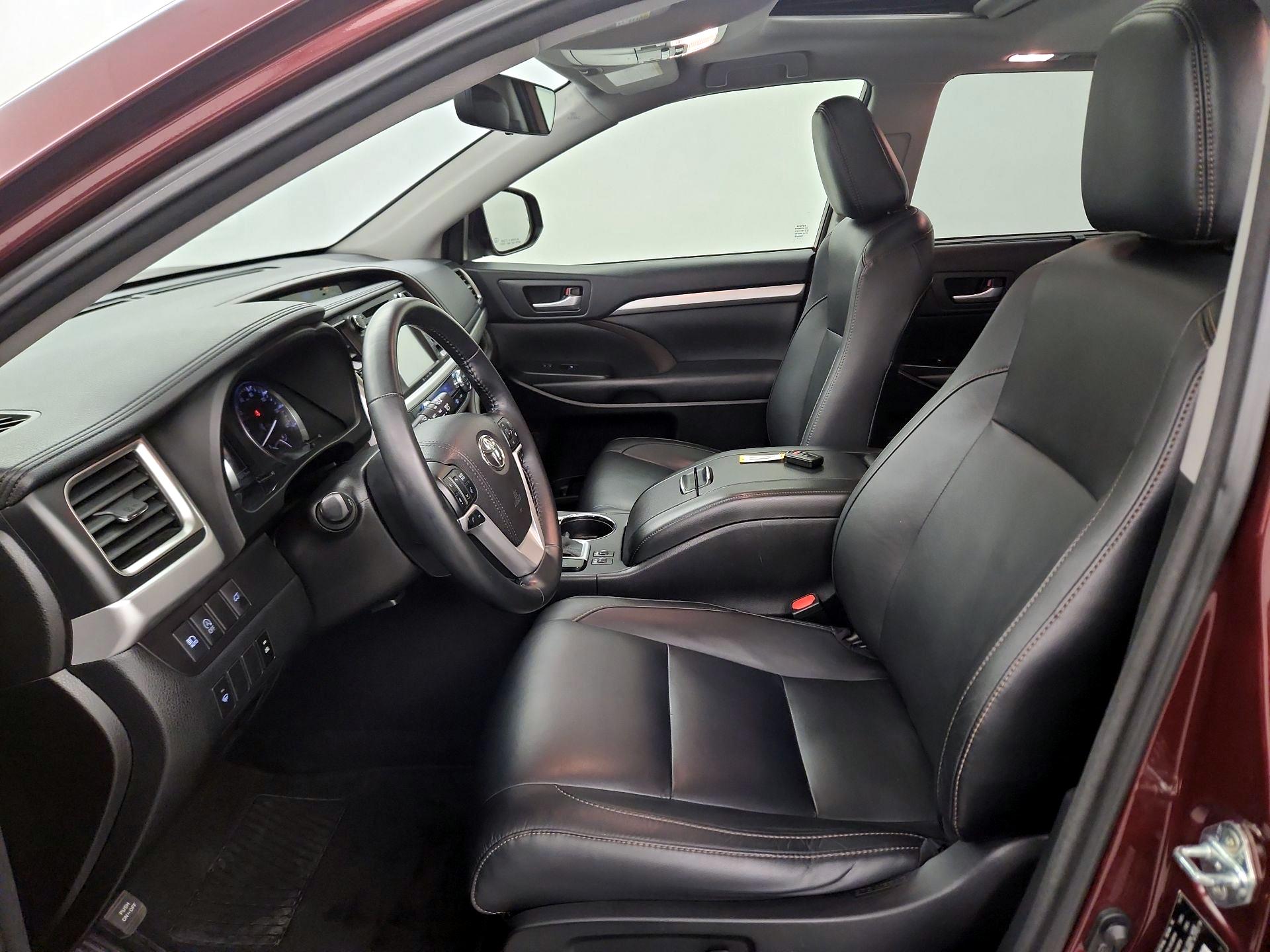 Thumbnail: 2018 Toyota Highlander - 11