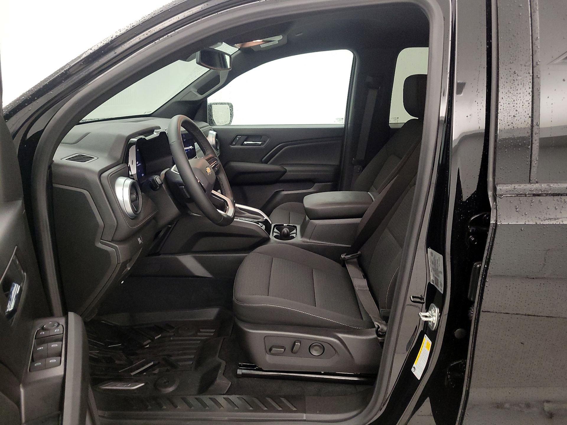 Thumbnail: 2025 Chevrolet Colorado - 11