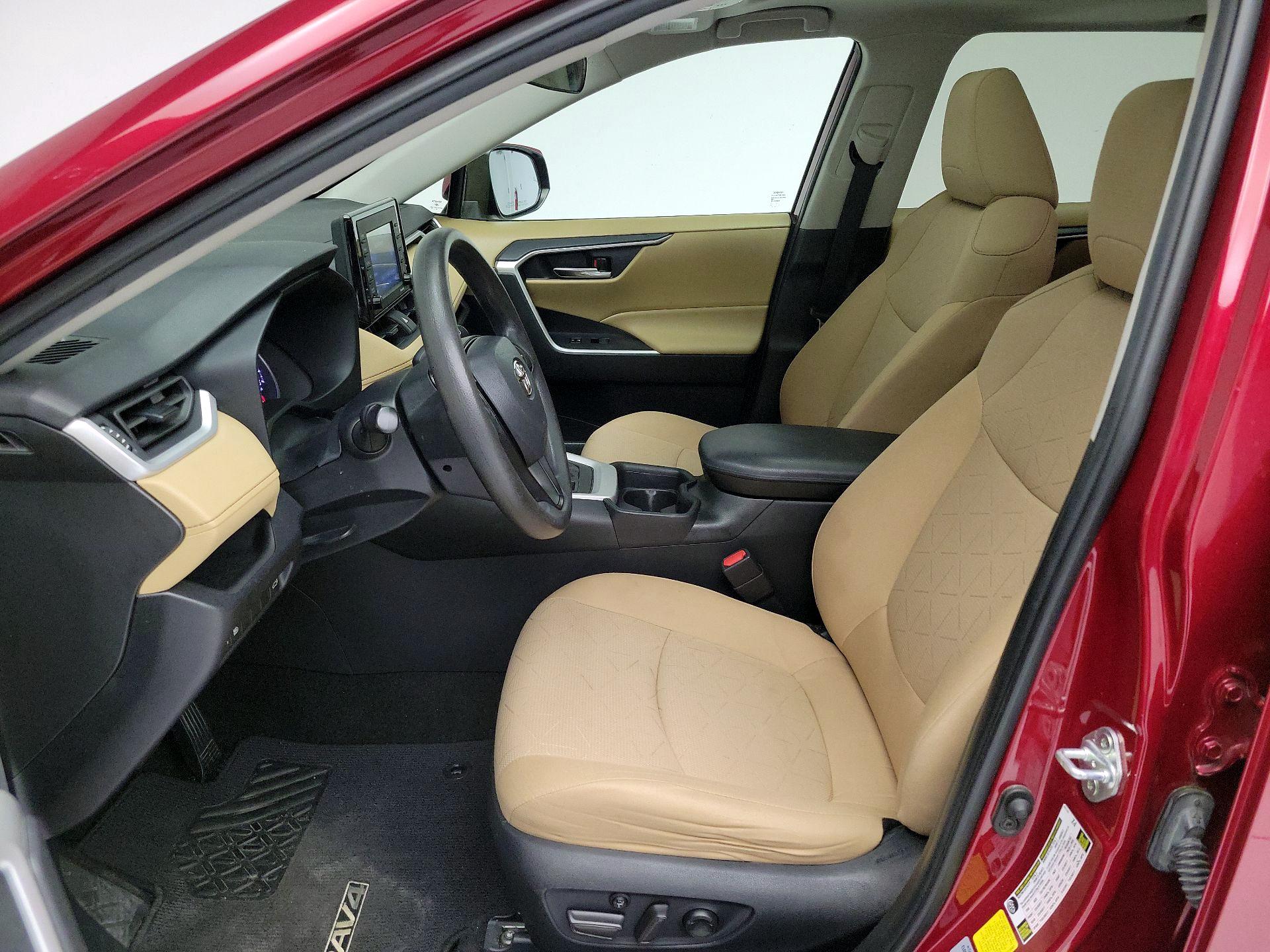 Thumbnail: 2021 Toyota RAV4 - 11