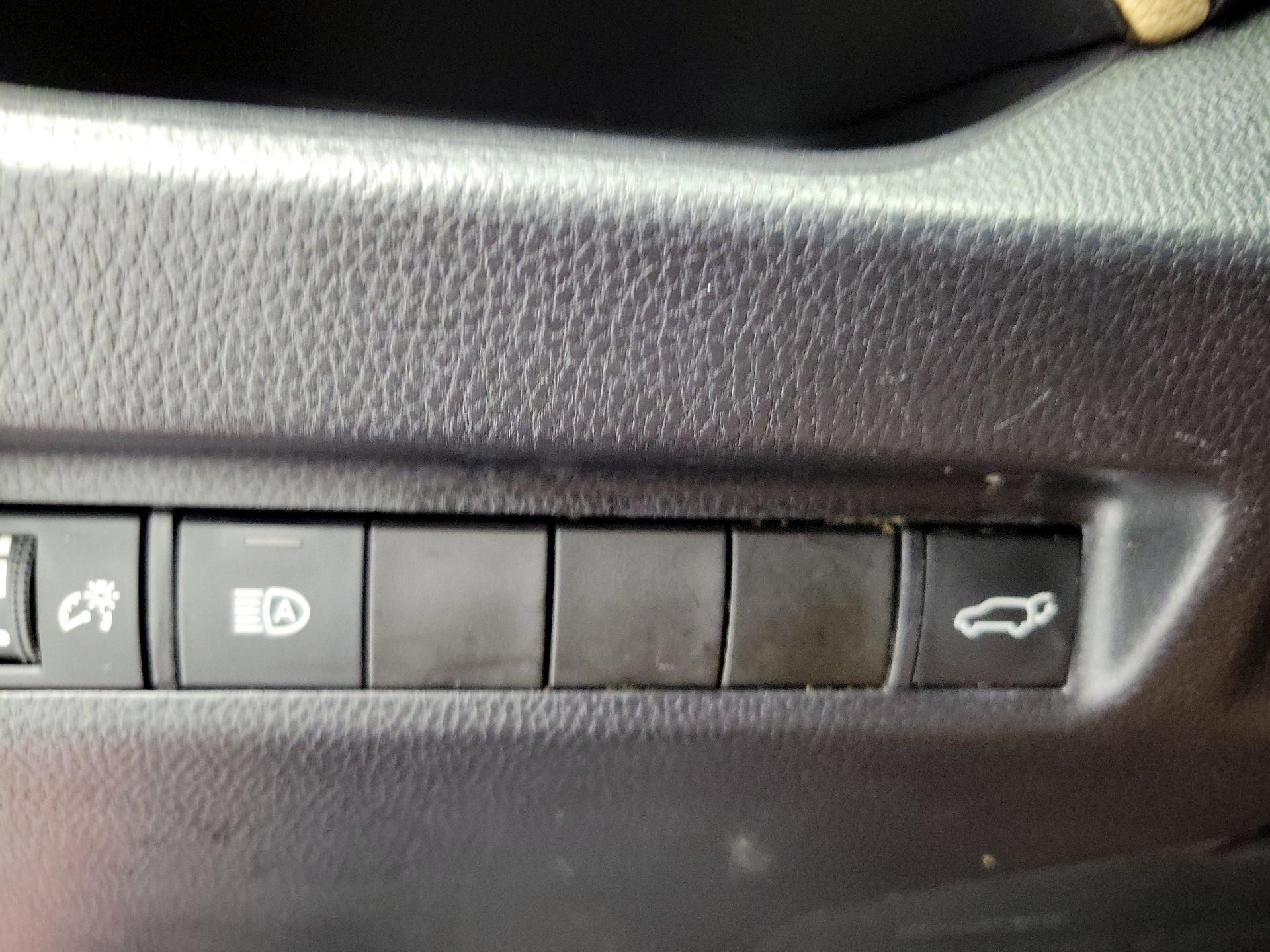 Thumbnail: 2021 Toyota RAV4 - 13