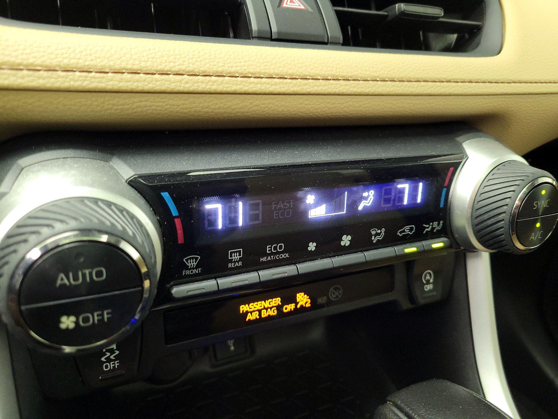 Thumbnail: 2021 Toyota RAV4 - 16