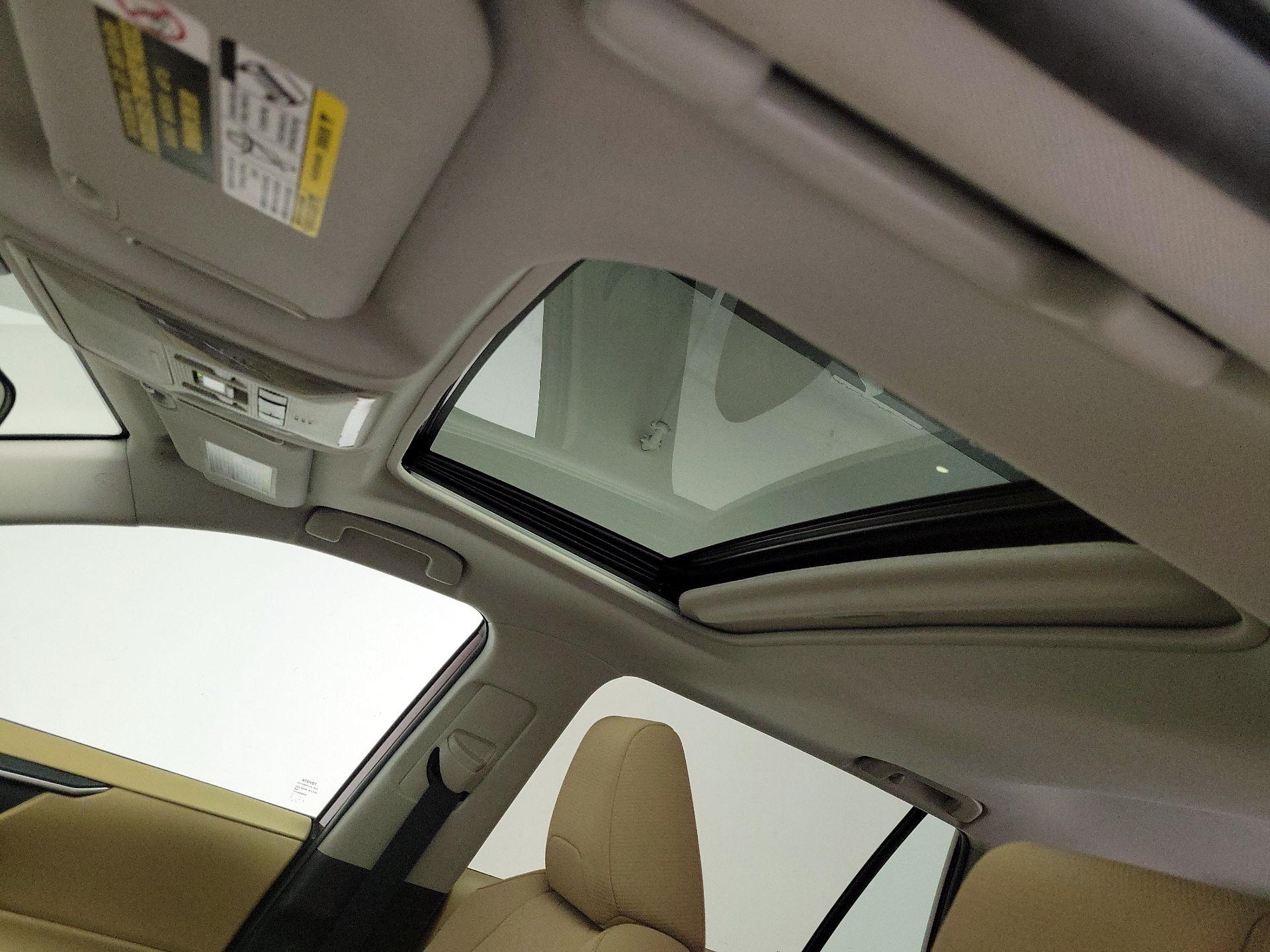 Thumbnail: 2021 Toyota RAV4 - 19