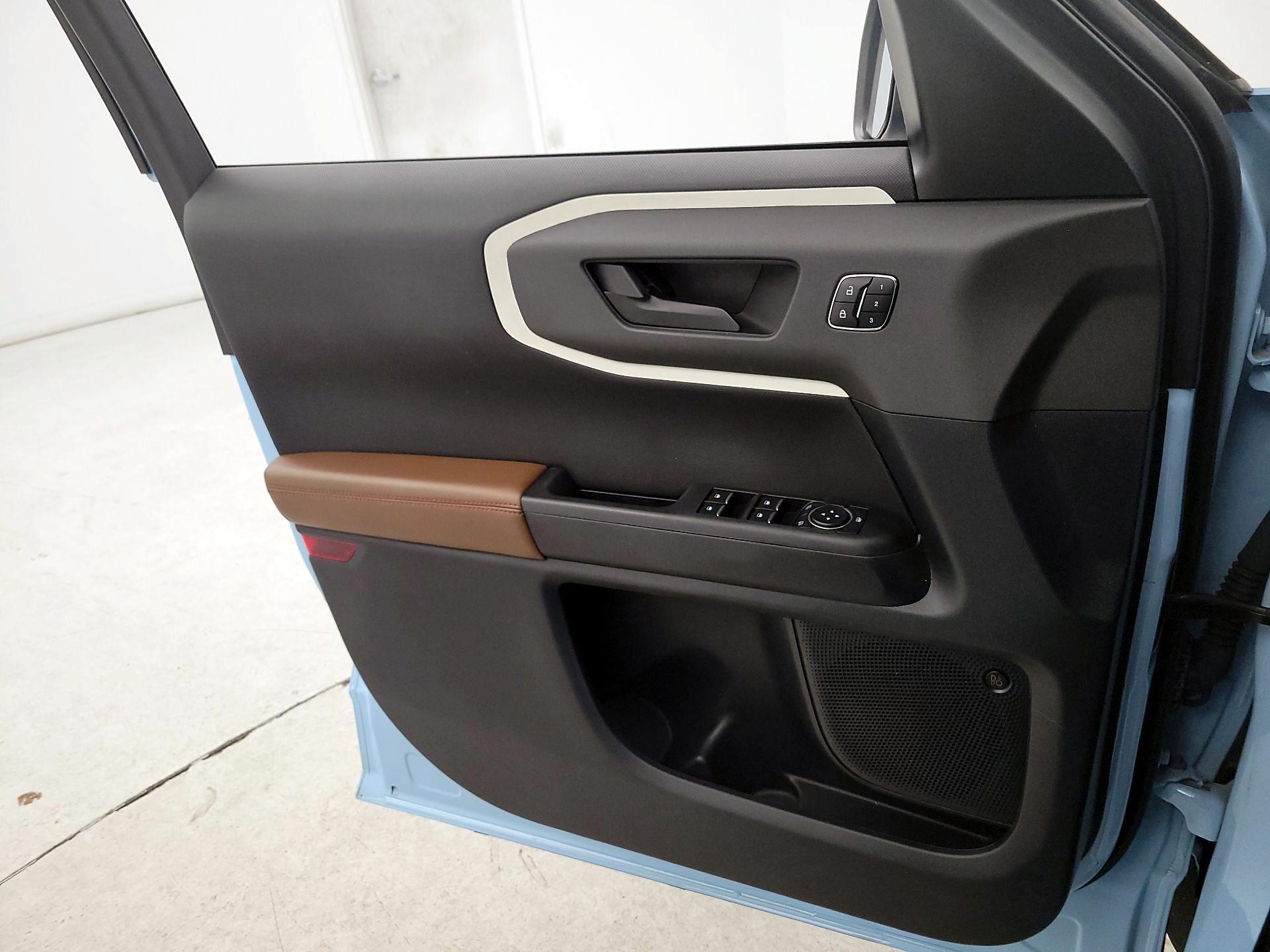 Thumbnail: 2023 Ford Bronco Sport - 12