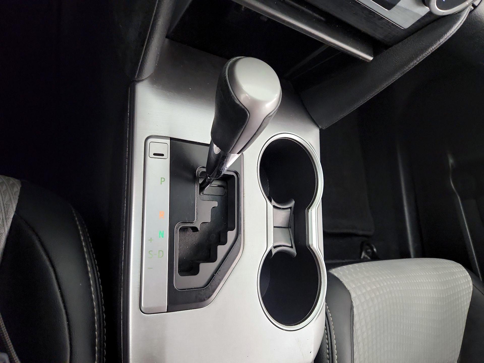 Thumbnail: 2014 Toyota Camry - 15