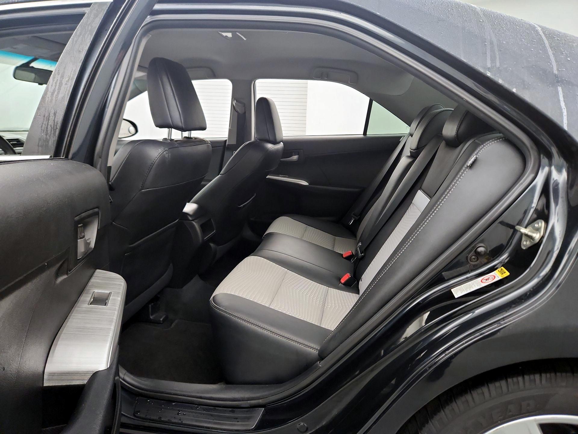 Thumbnail: 2014 Toyota Camry - 17
