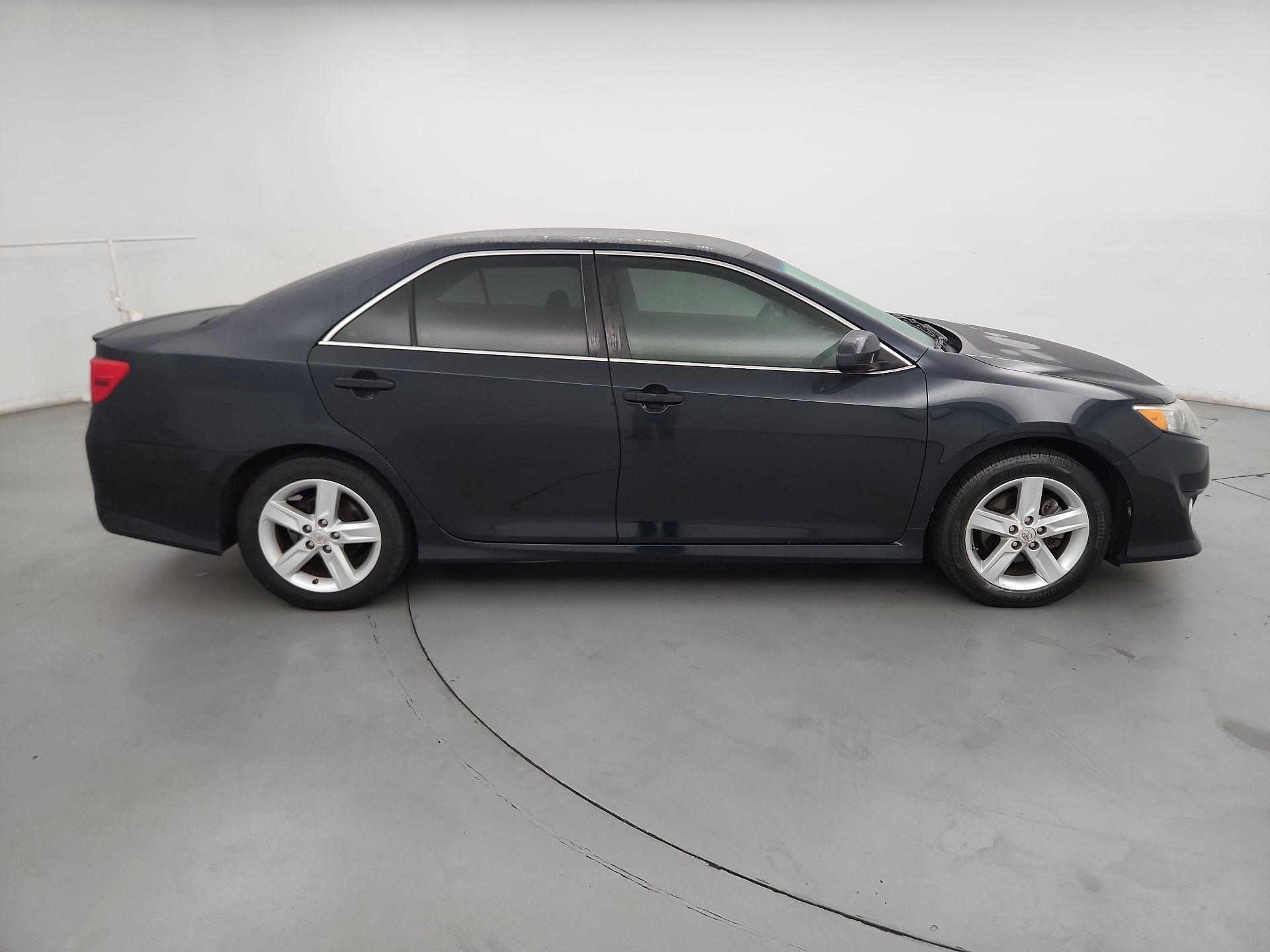 Thumbnail: 2014 Toyota Camry - 4