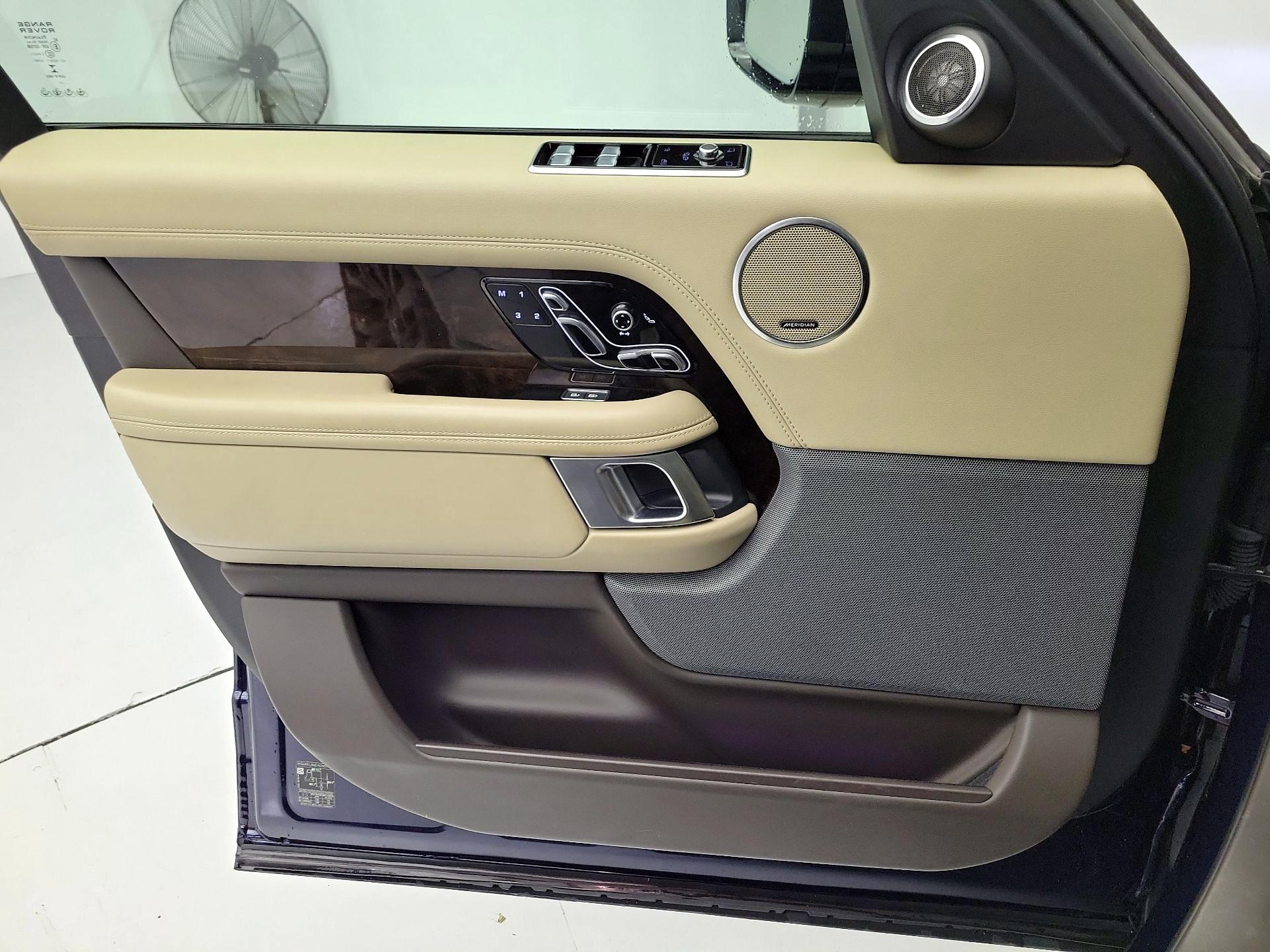 Thumbnail: 2021 Land Rover Range Rover - 12