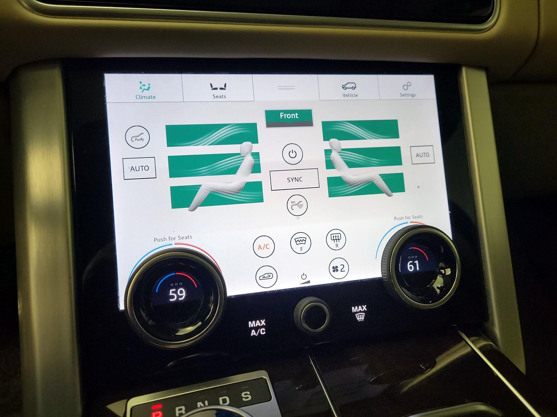 Thumbnail: 2021 Land Rover Range Rover - 17
