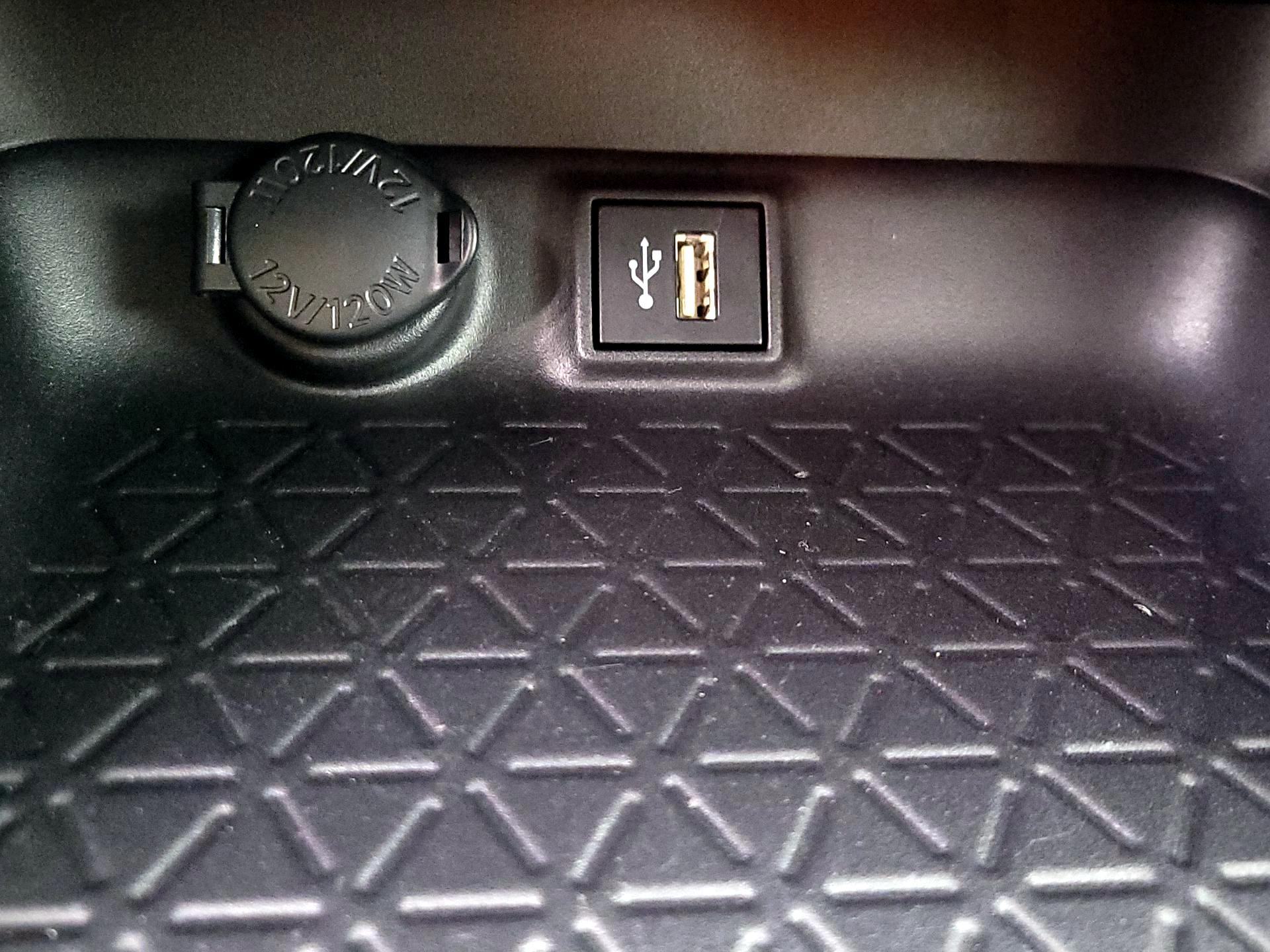 Thumbnail: 2024 Toyota RAV4 - 18