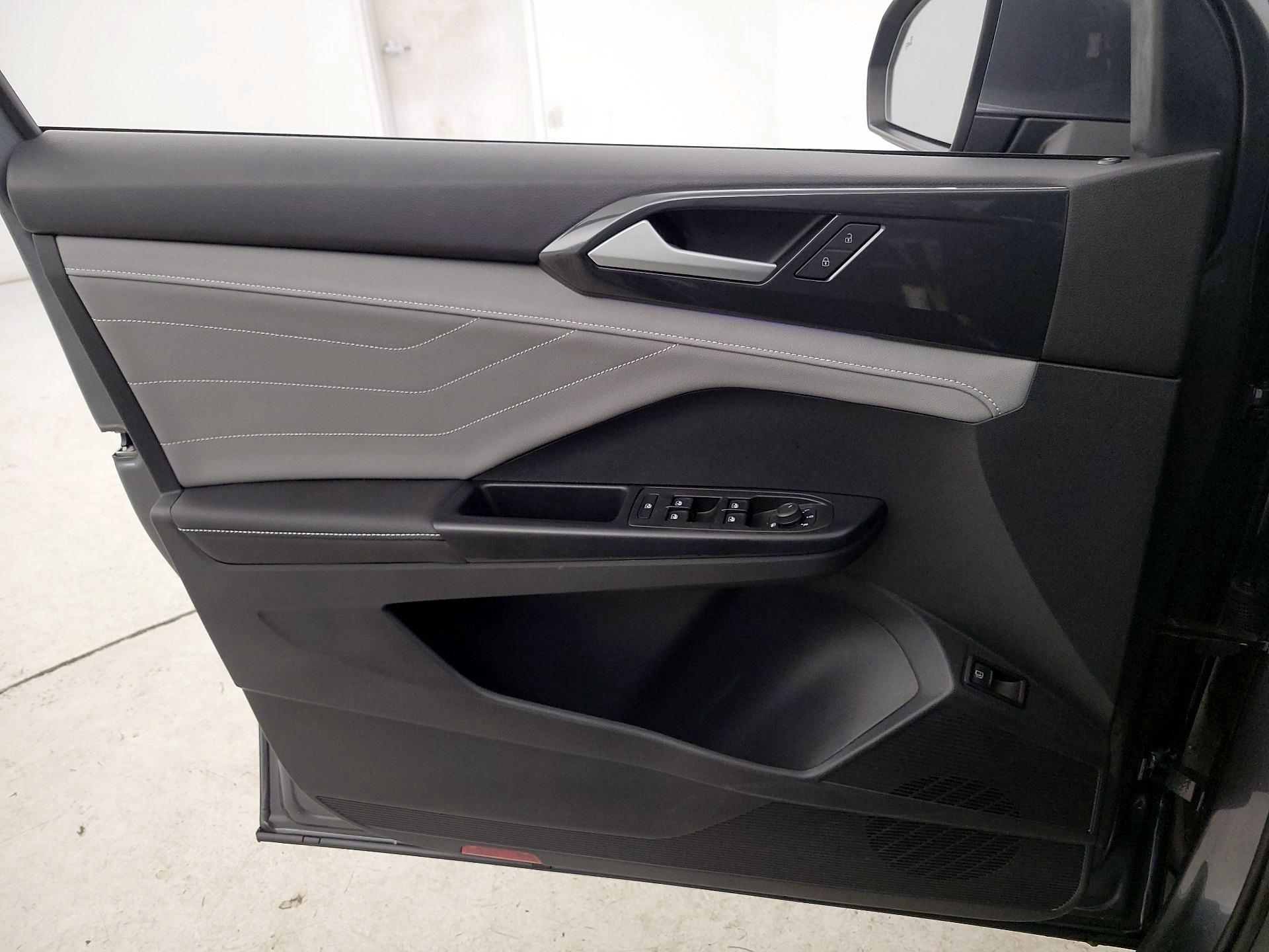 Thumbnail: 2024 Volkswagen Taos - 12