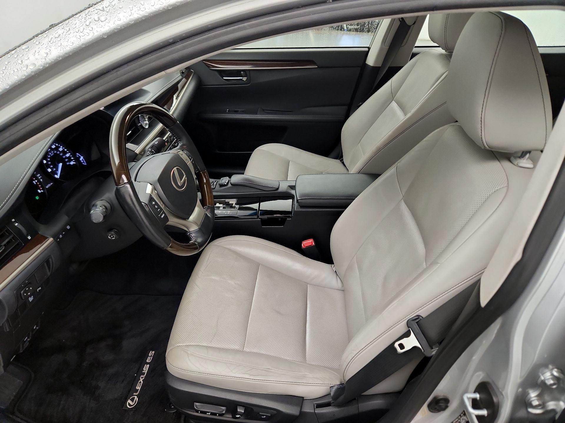 Thumbnail: 2015 Lexus ES - 9