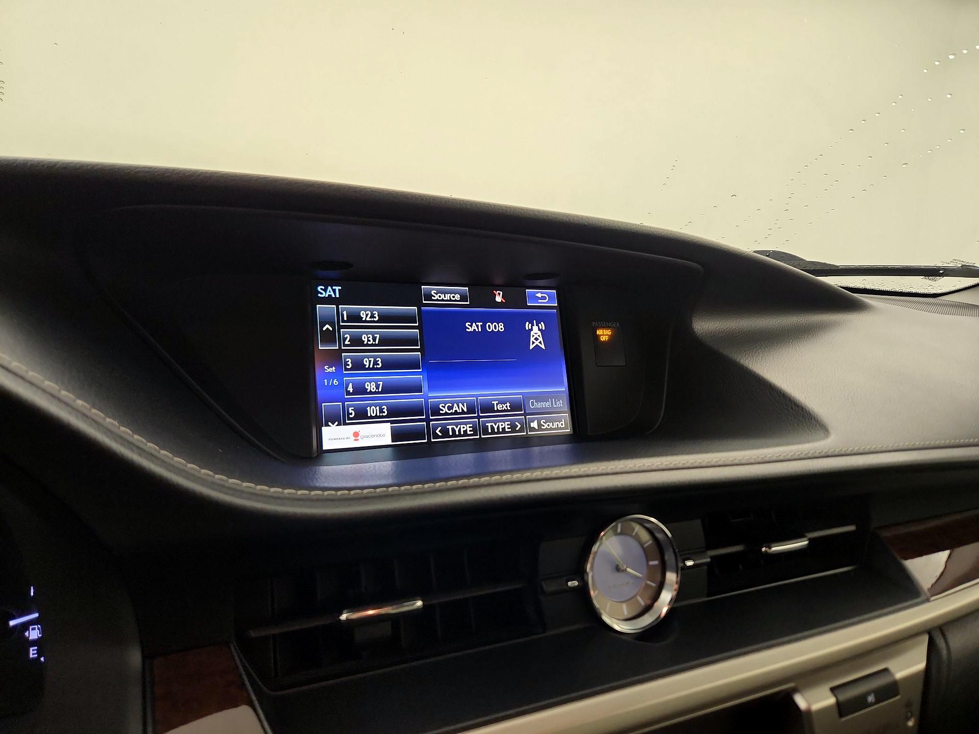 Thumbnail: 2015 Lexus ES - 14