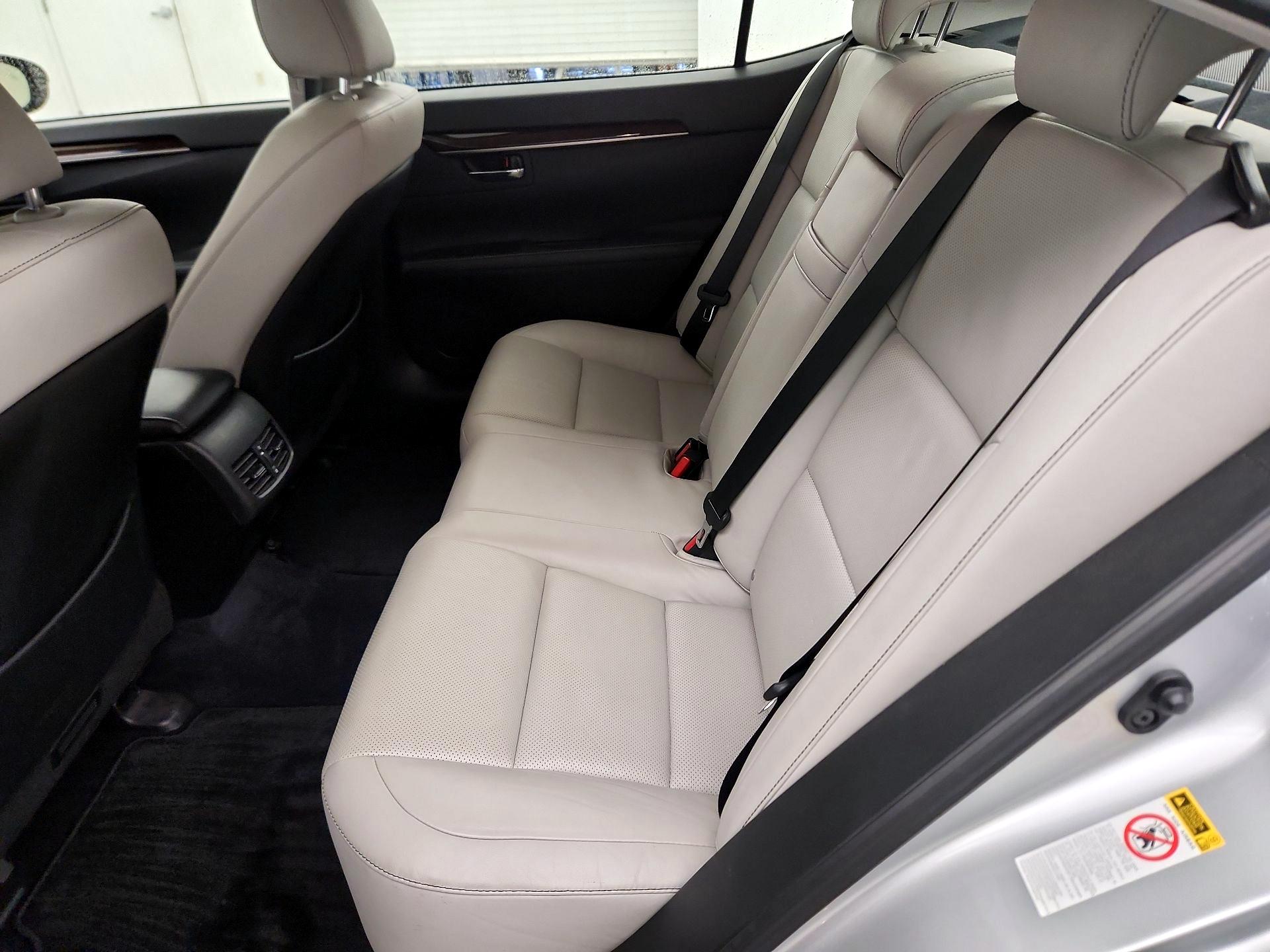 Thumbnail: 2015 Lexus ES - 19