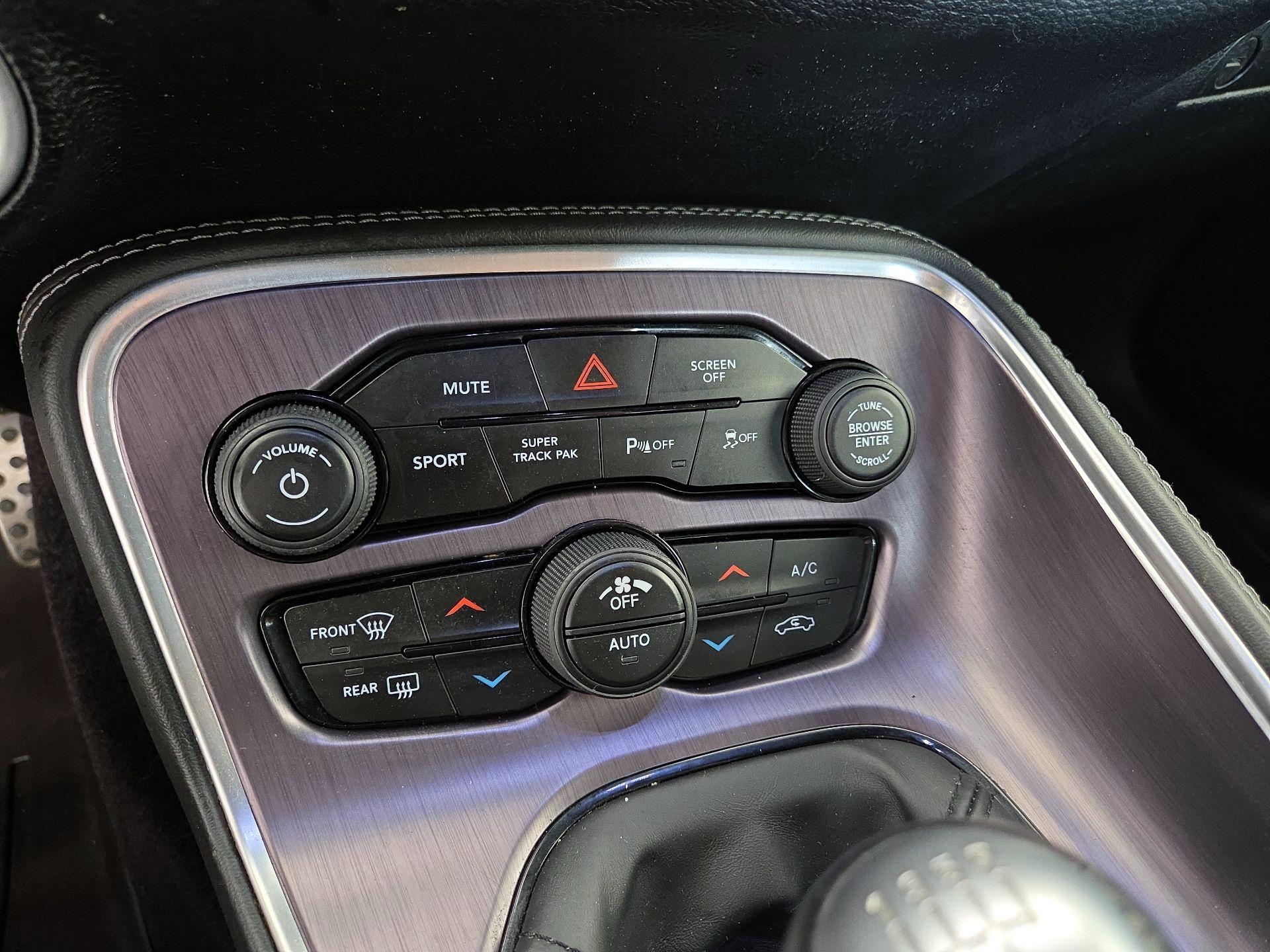 Thumbnail: 2018 Dodge Challenger - 17