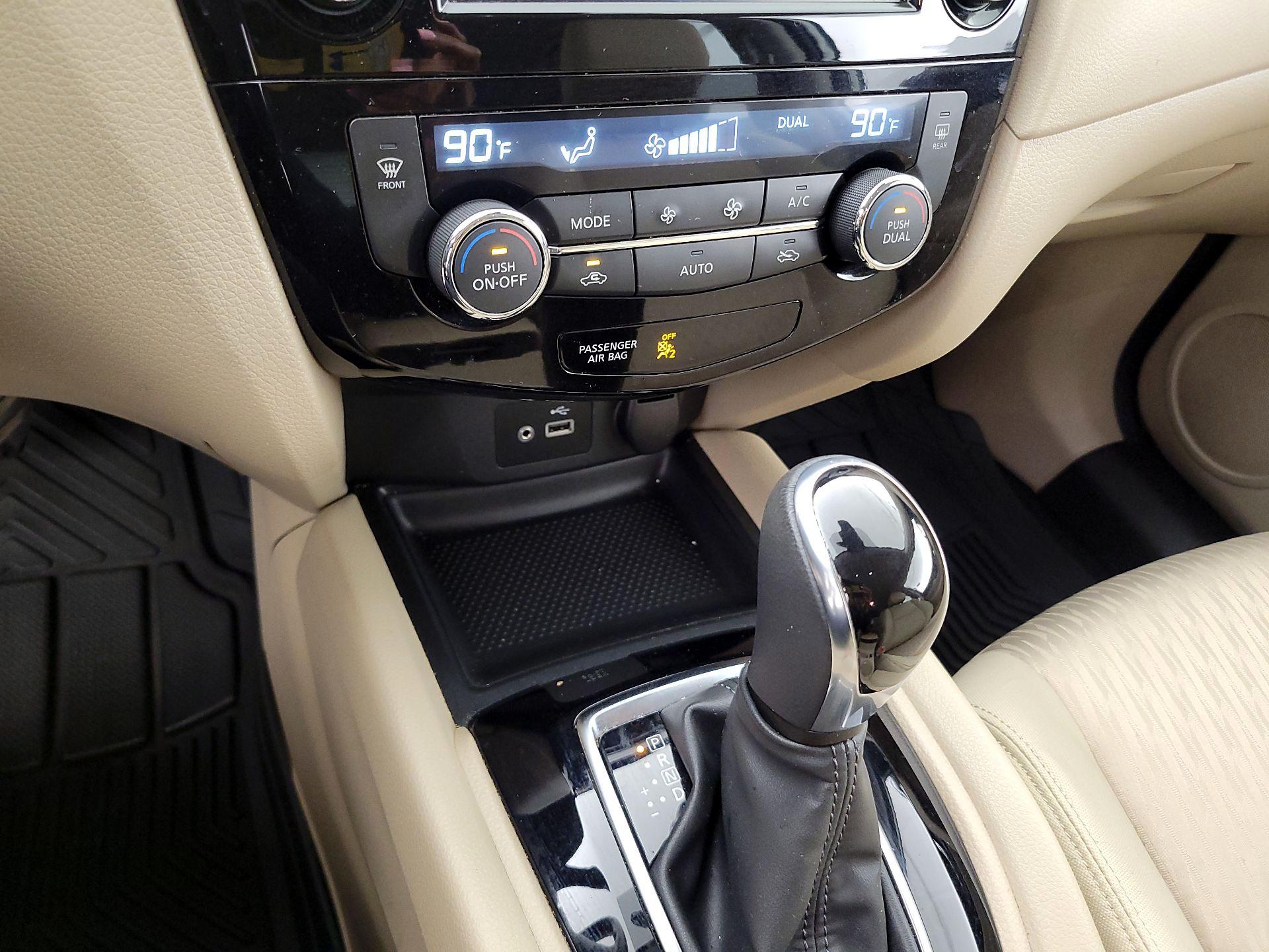 Thumbnail: 2020 Nissan Rogue - 16