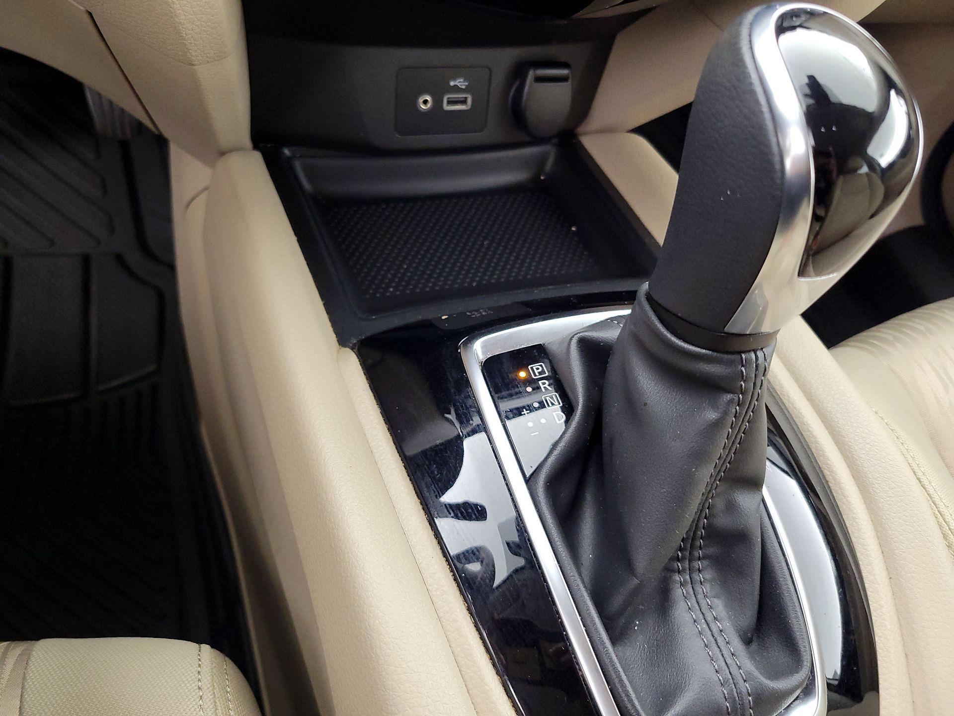 Thumbnail: 2020 Nissan Rogue - 17