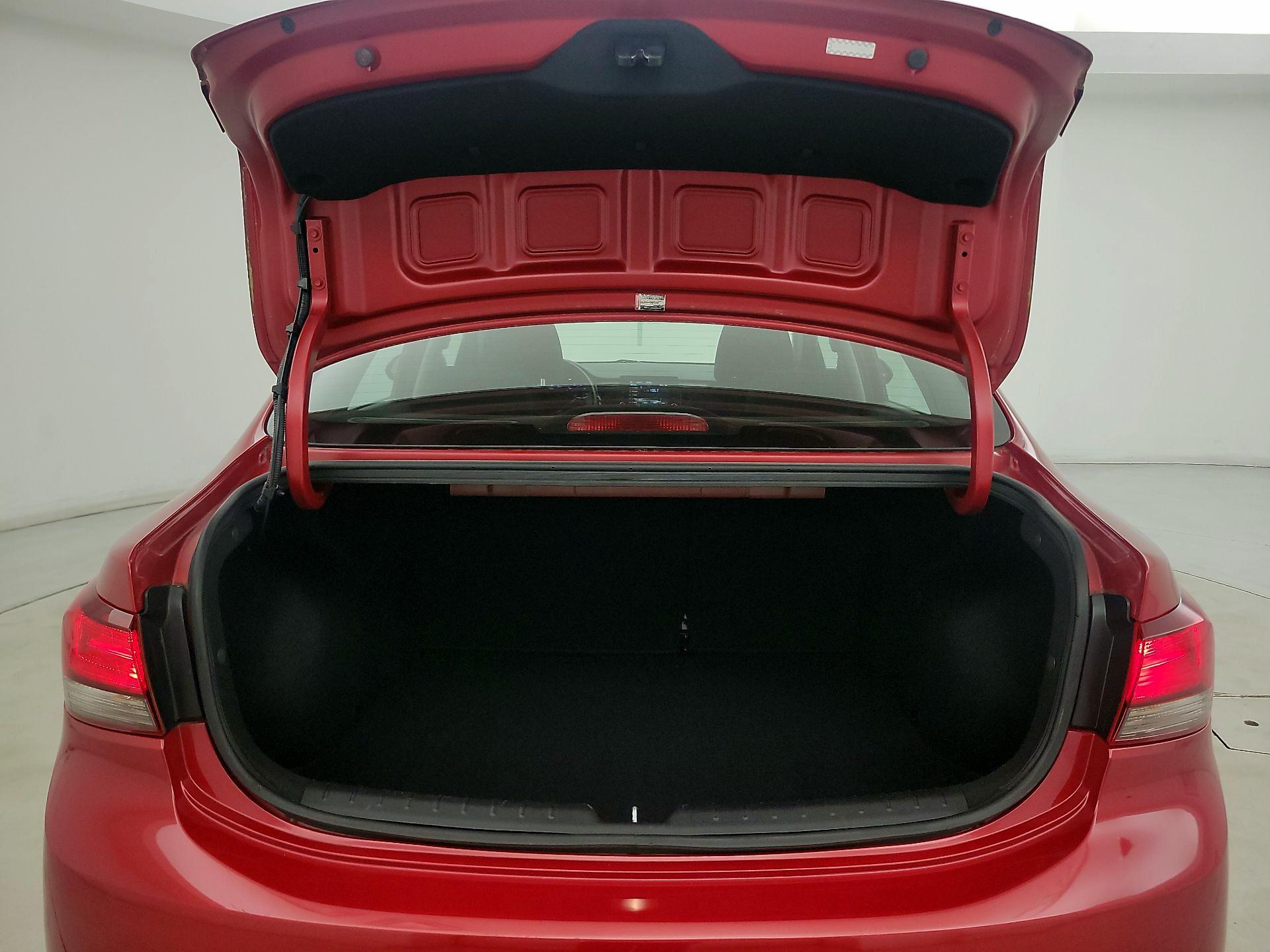 Thumbnail: 2020 Kia Rio - 20