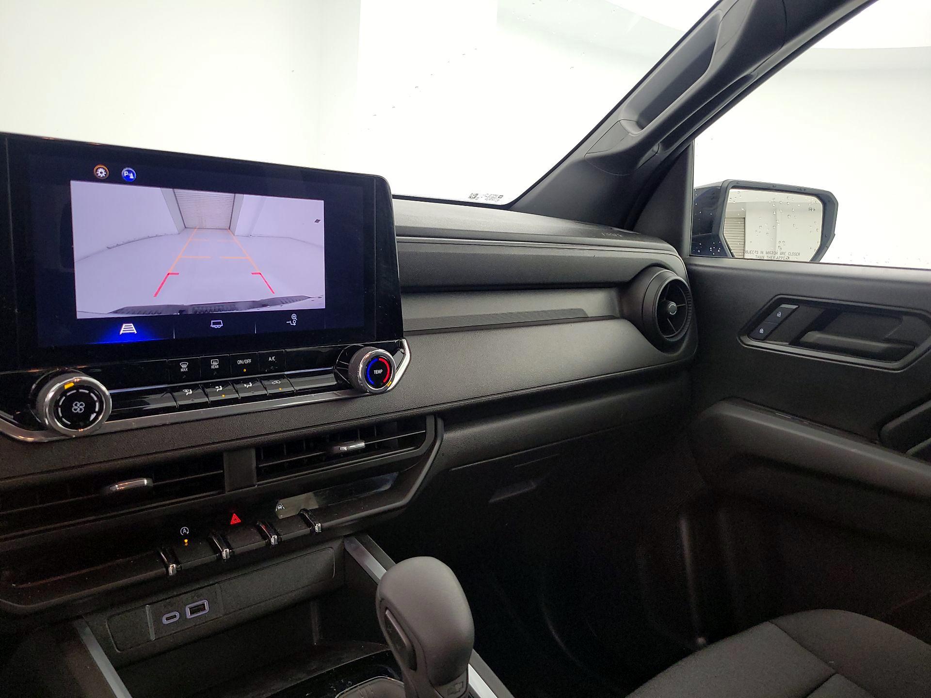 Thumbnail: 2024 Chevrolet Colorado - 15