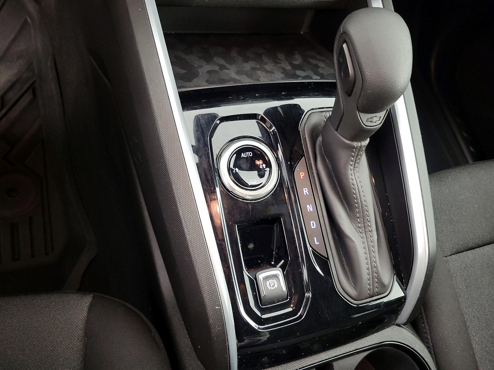 Thumbnail: 2024 Chevrolet Colorado - 18