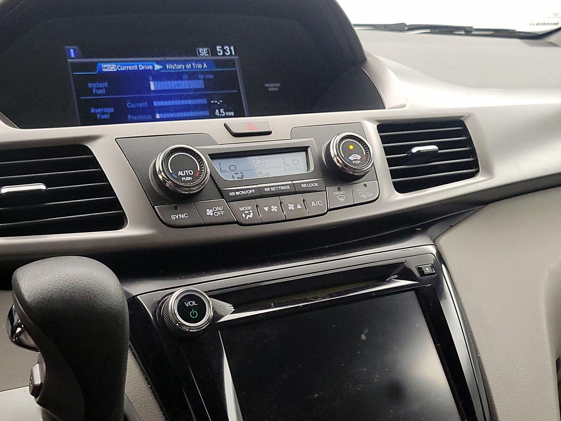 Thumbnail: 2016 Honda Odyssey - 16