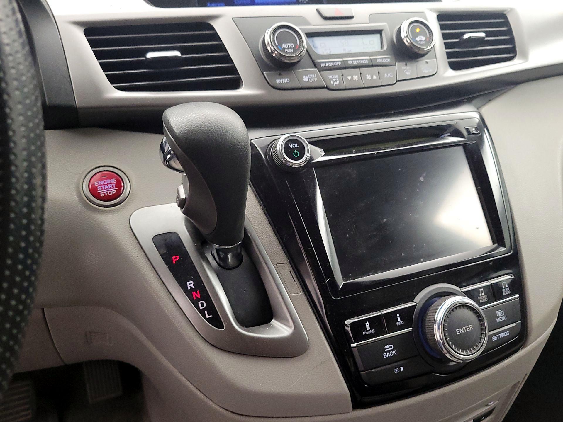 Thumbnail: 2016 Honda Odyssey - 17