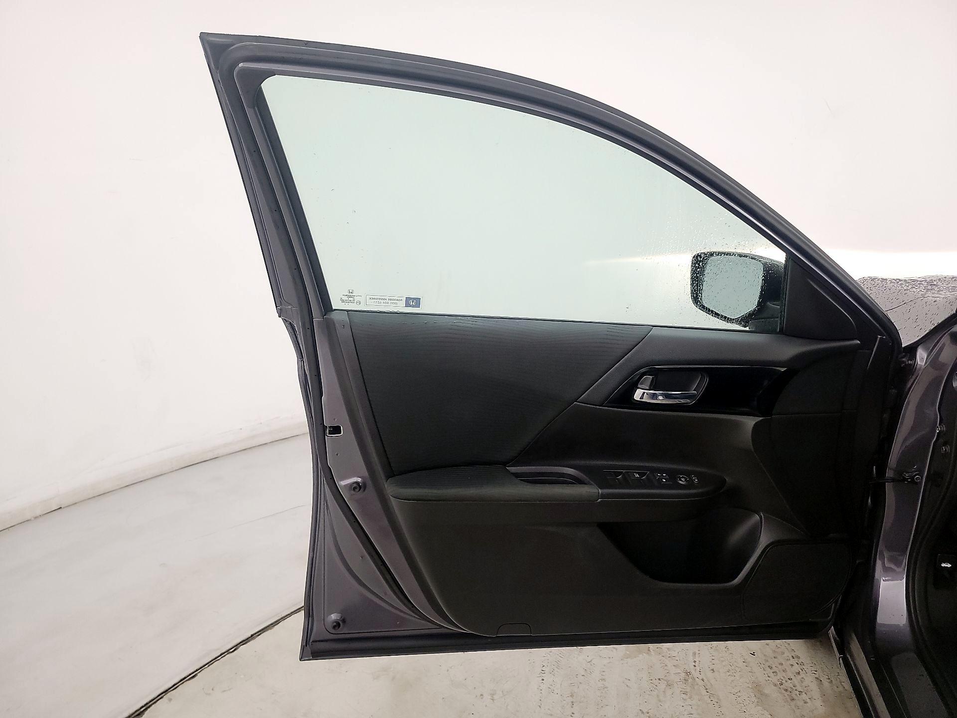 Thumbnail: 2017 Honda Accord - 12