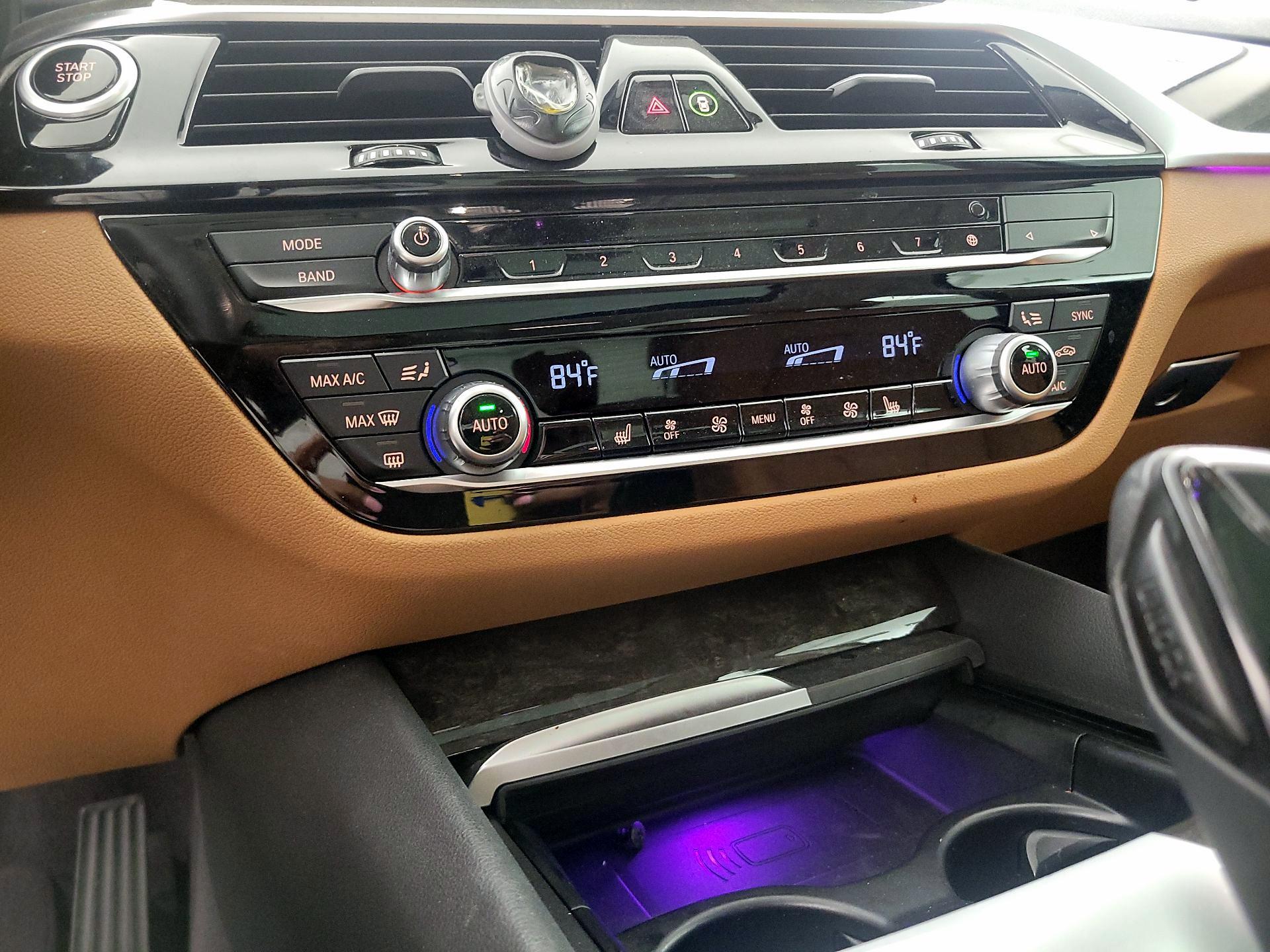 Thumbnail: 2022 BMW 5 Series - 17