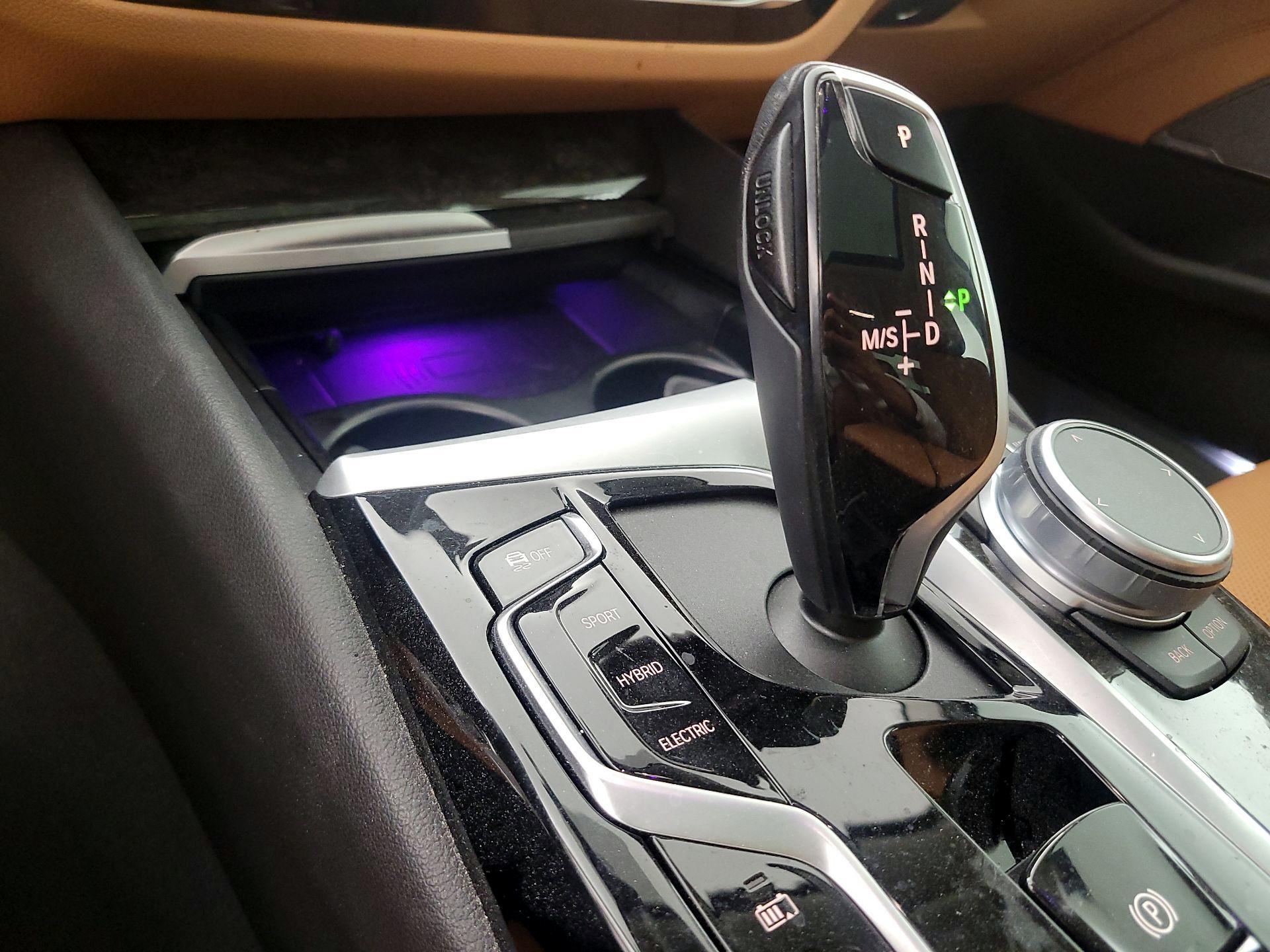 Thumbnail: 2022 BMW 5 Series - 18