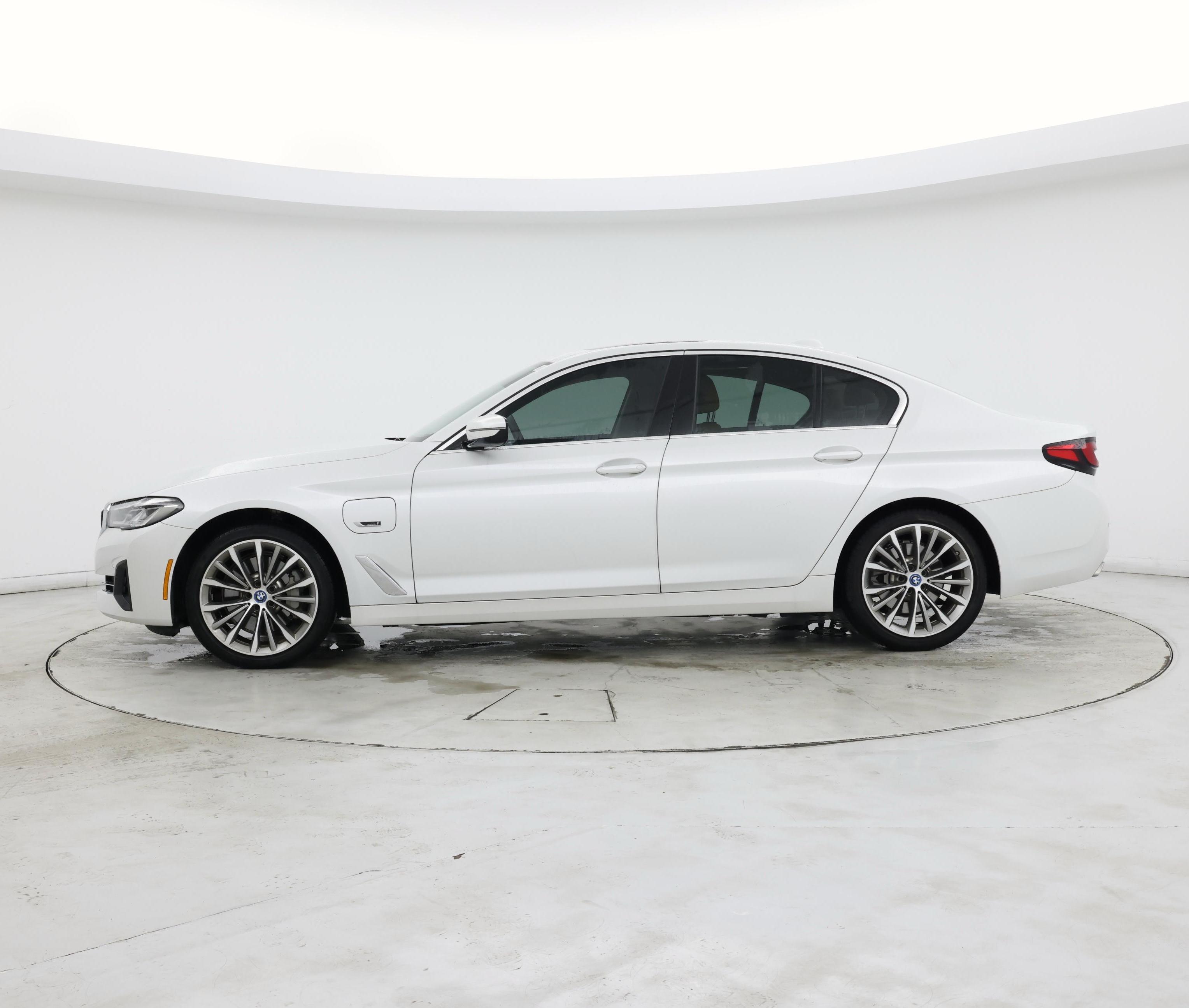 Thumbnail: 2022 BMW 5 Series - 3