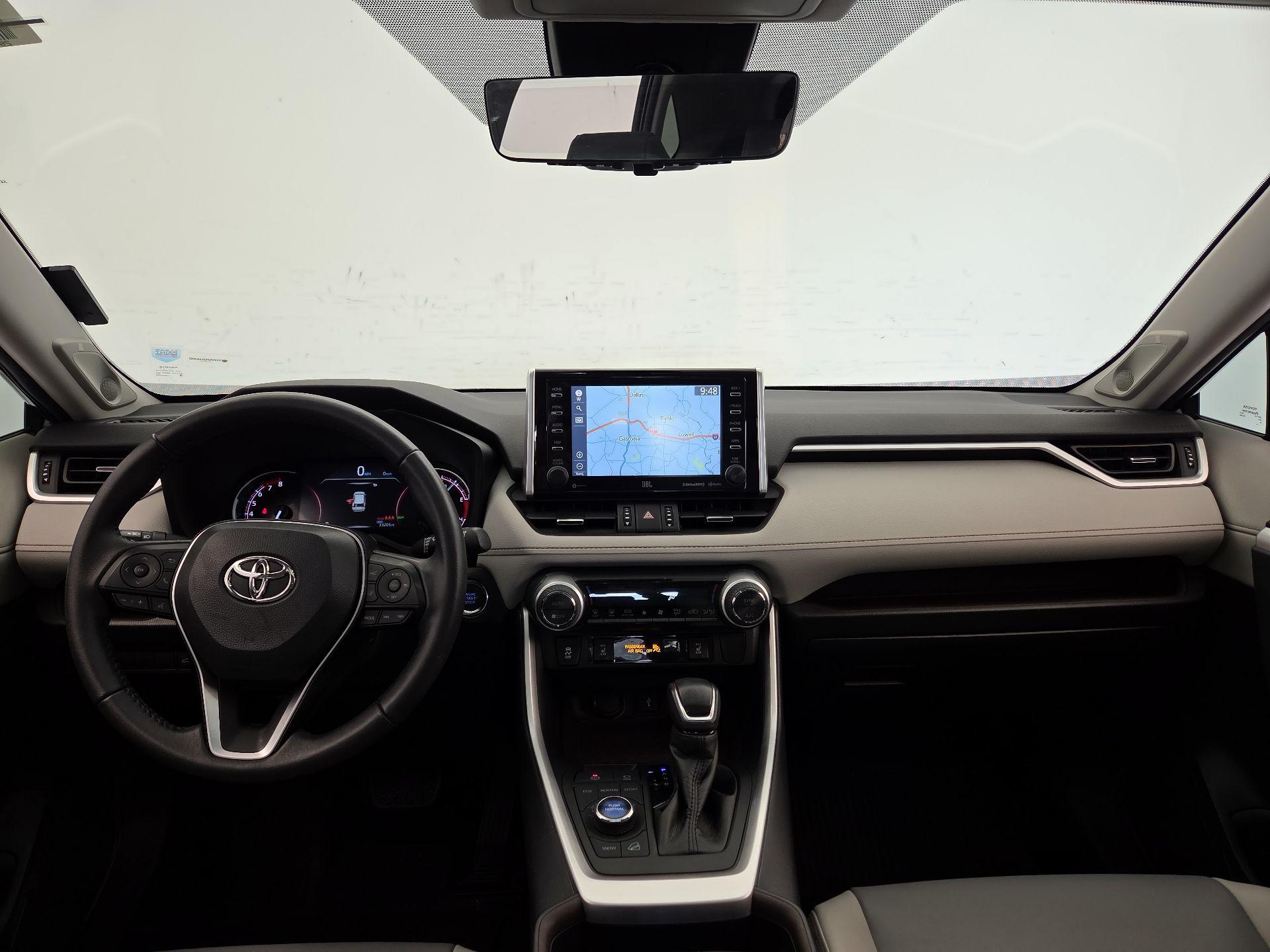 Thumbnail: 2021 Toyota RAV4 - 9