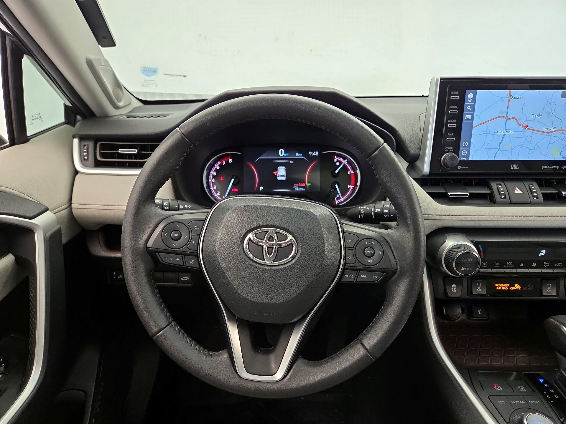 Thumbnail: 2021 Toyota RAV4 - 10