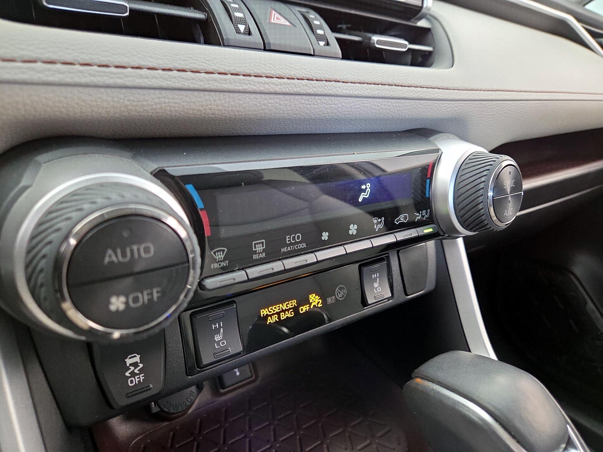 Thumbnail: 2021 Toyota RAV4 - 17