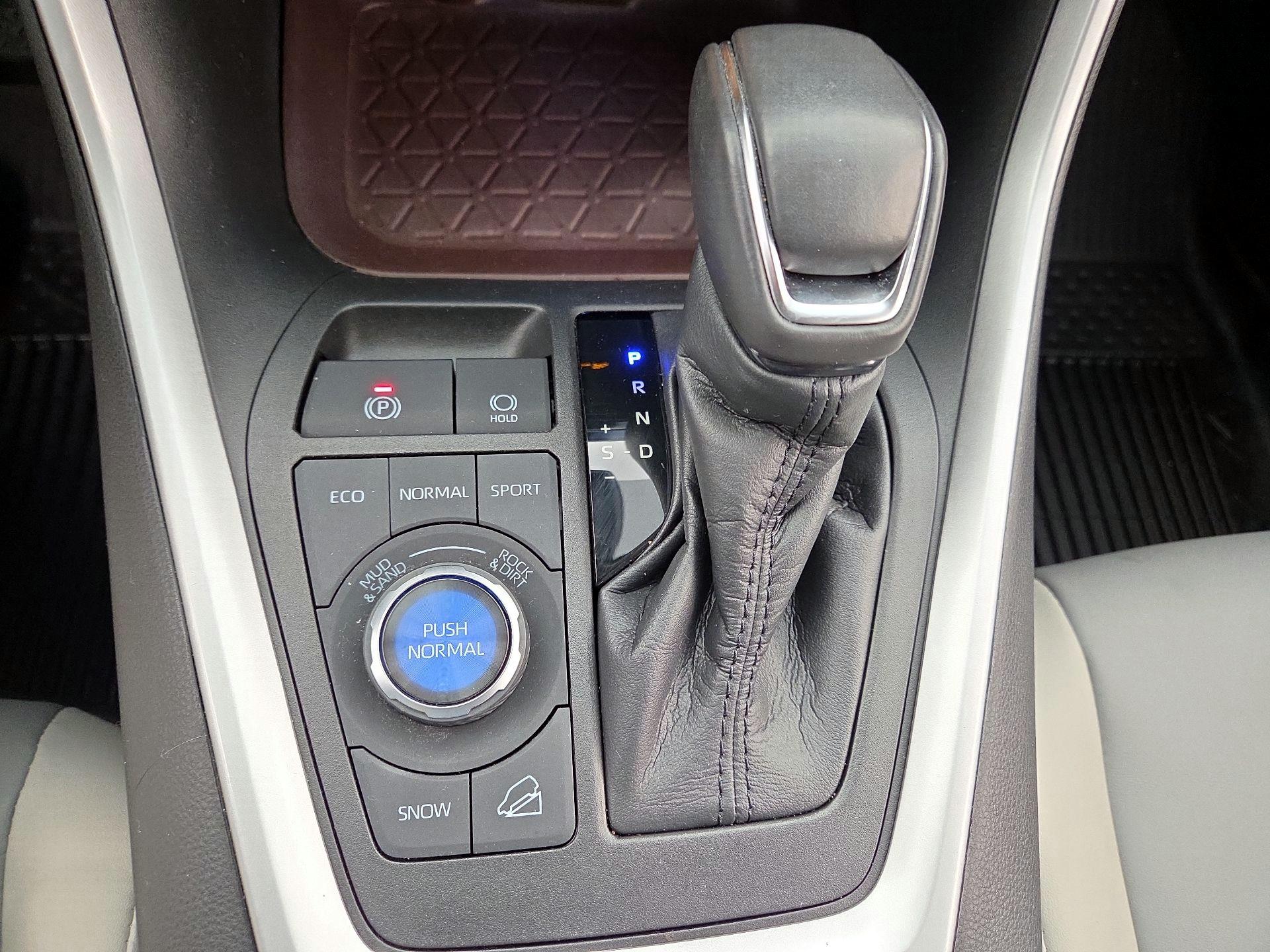 Thumbnail: 2021 Toyota RAV4 - 18