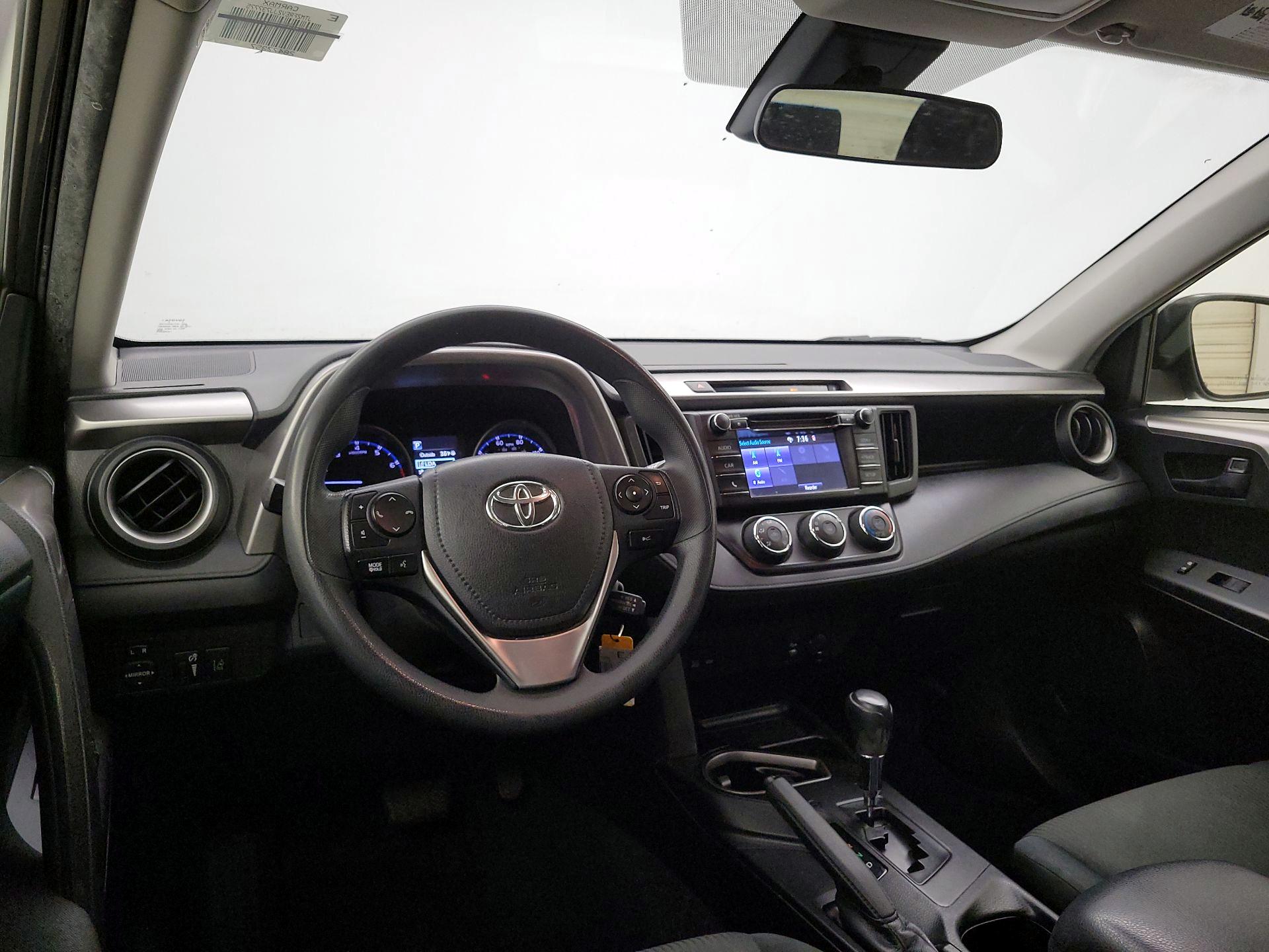 Thumbnail: 2018 Toyota RAV4 - 9