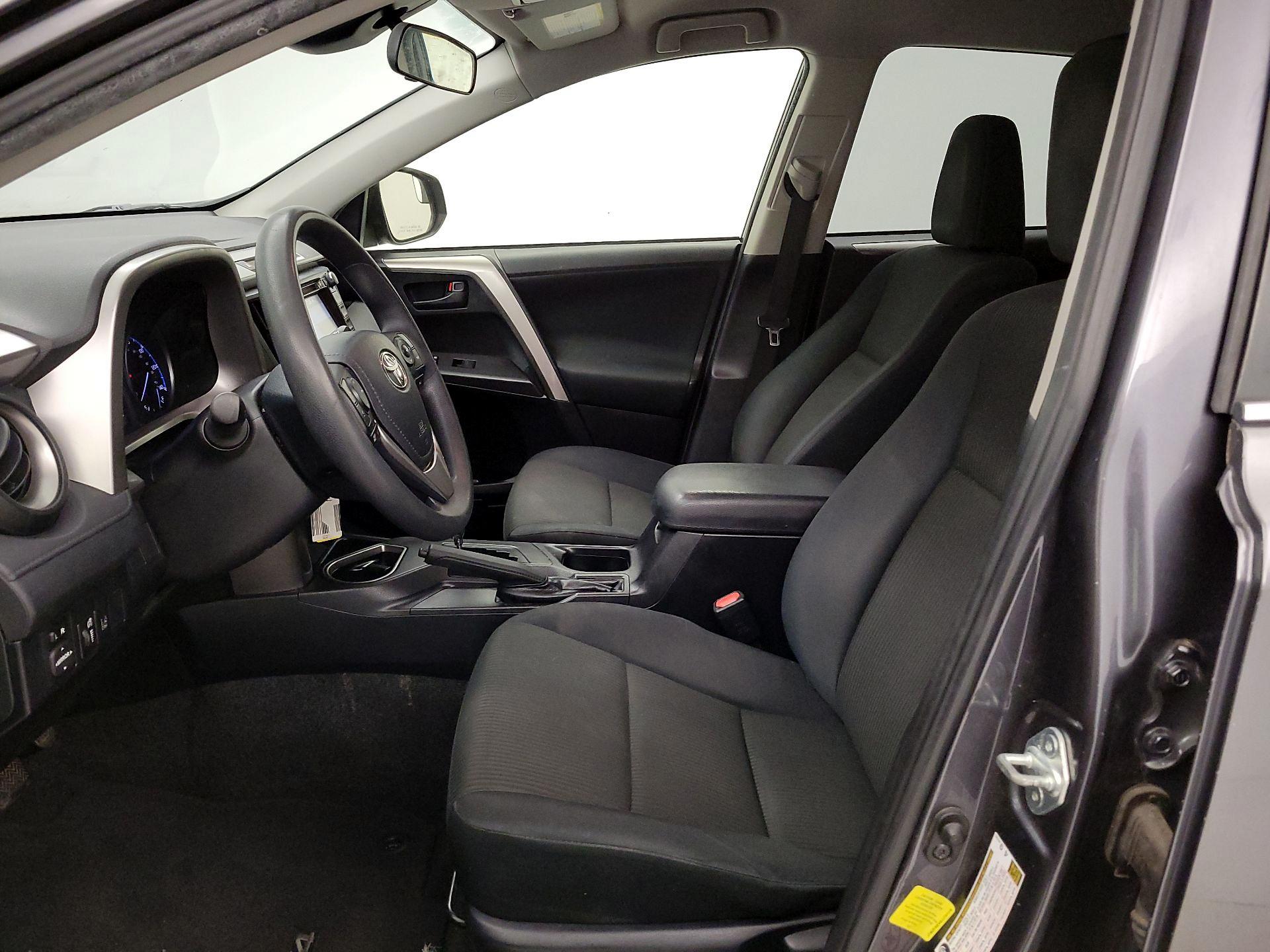 Thumbnail: 2018 Toyota RAV4 - 11