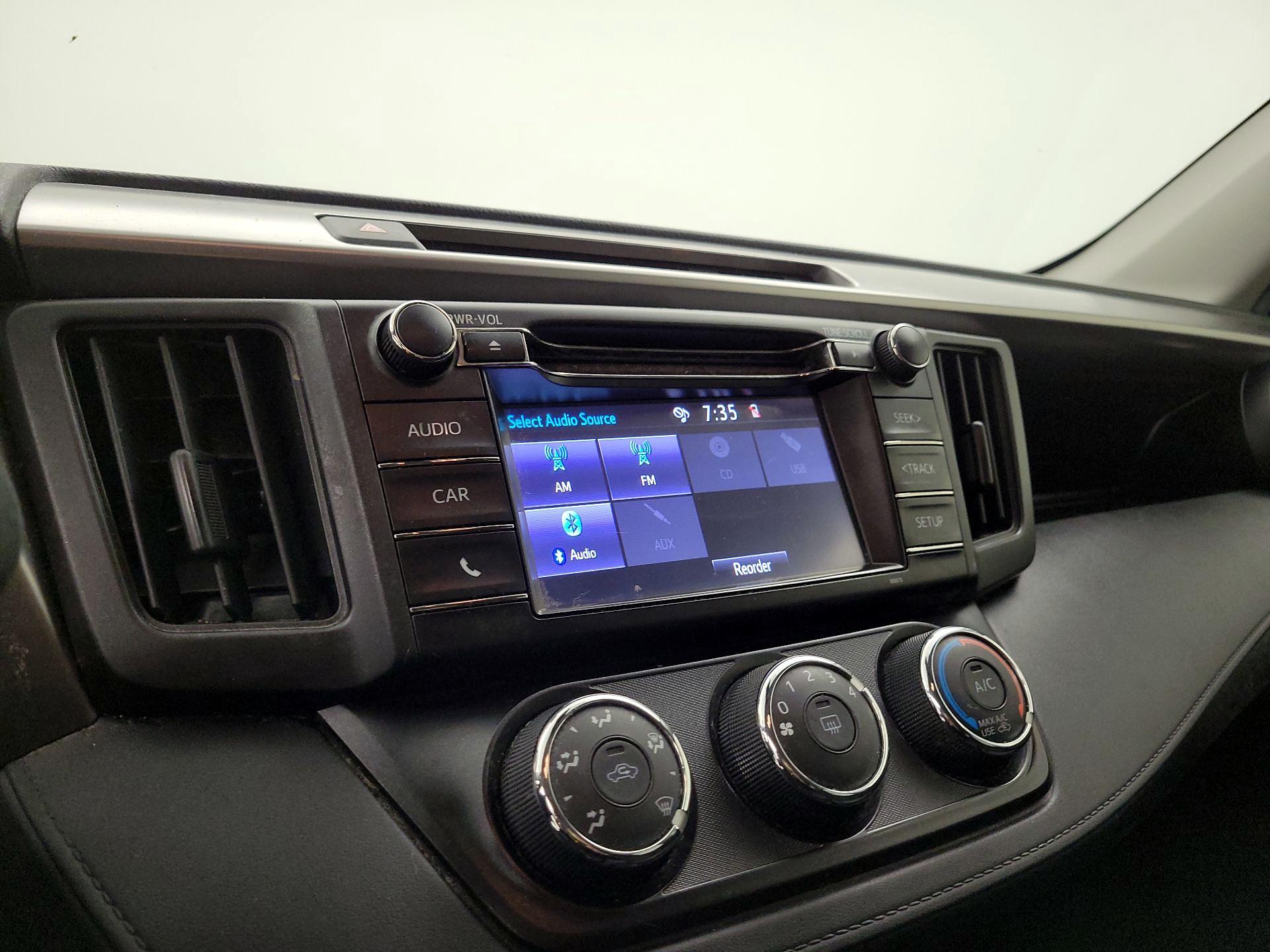 Thumbnail: 2018 Toyota RAV4 - 15