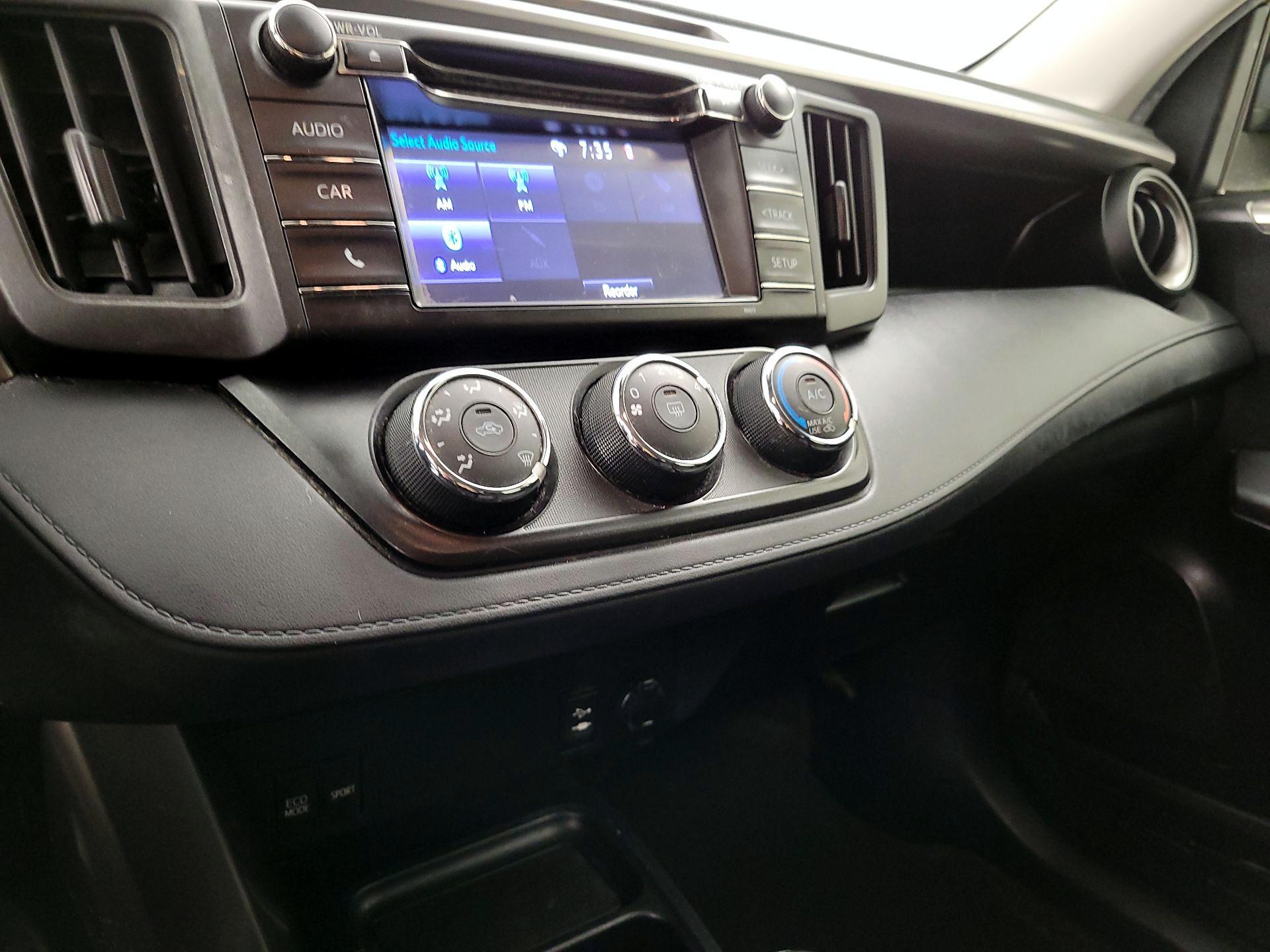 Thumbnail: 2018 Toyota RAV4 - 16