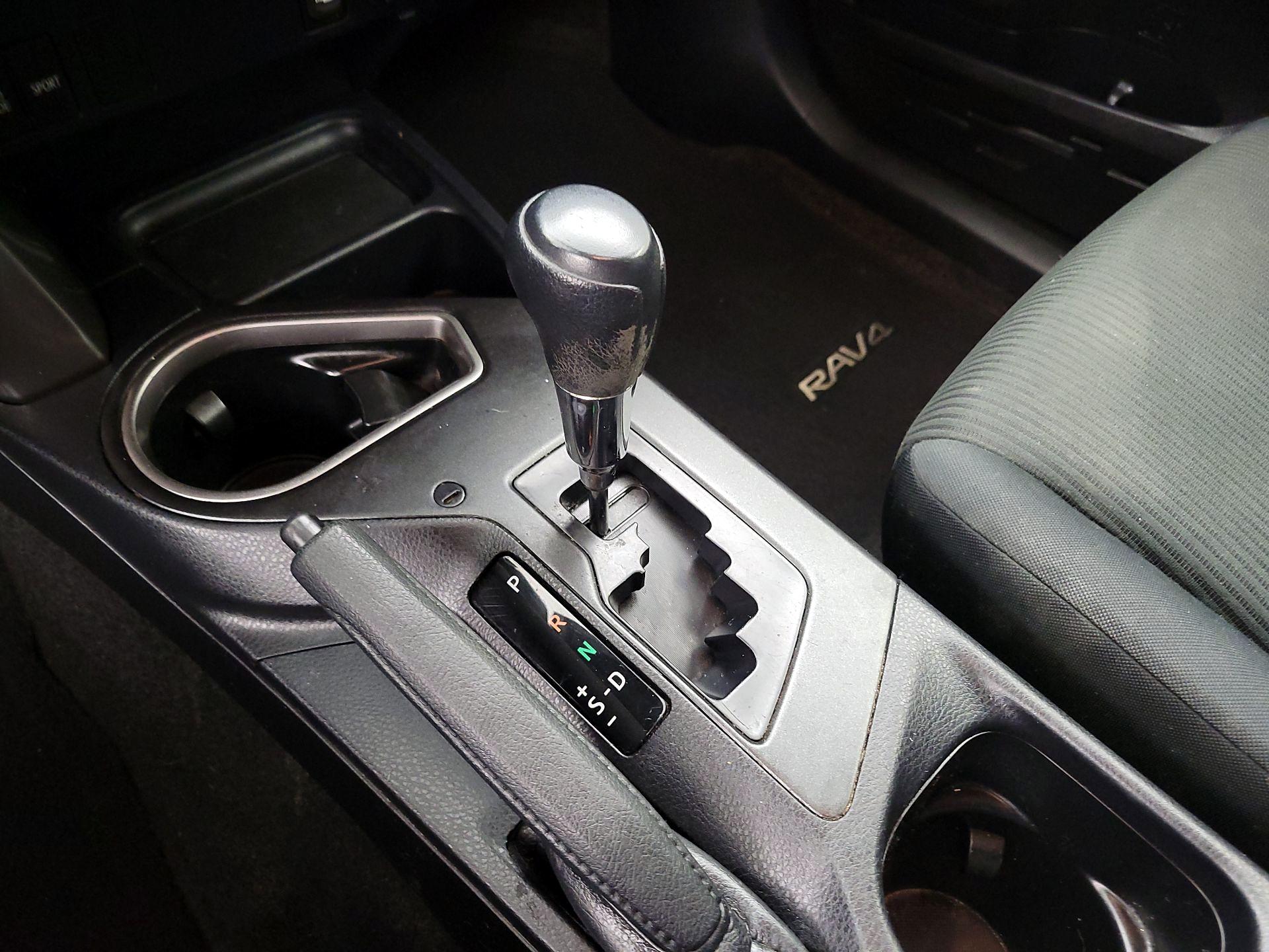 Thumbnail: 2018 Toyota RAV4 - 17