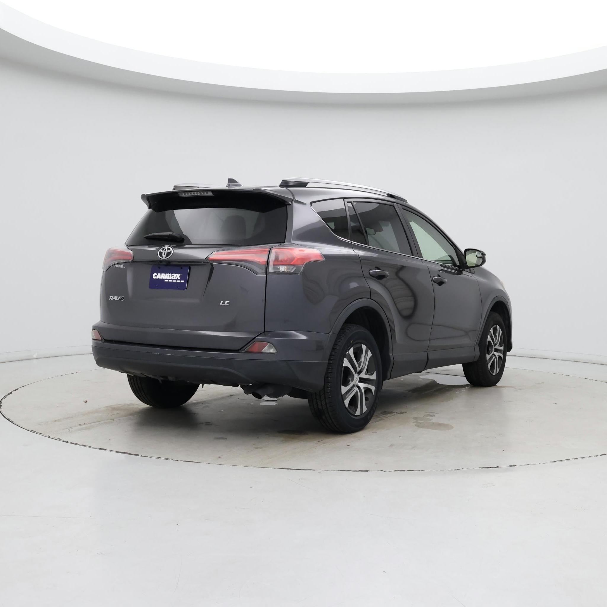 Thumbnail: 2018 Toyota RAV4 - 8