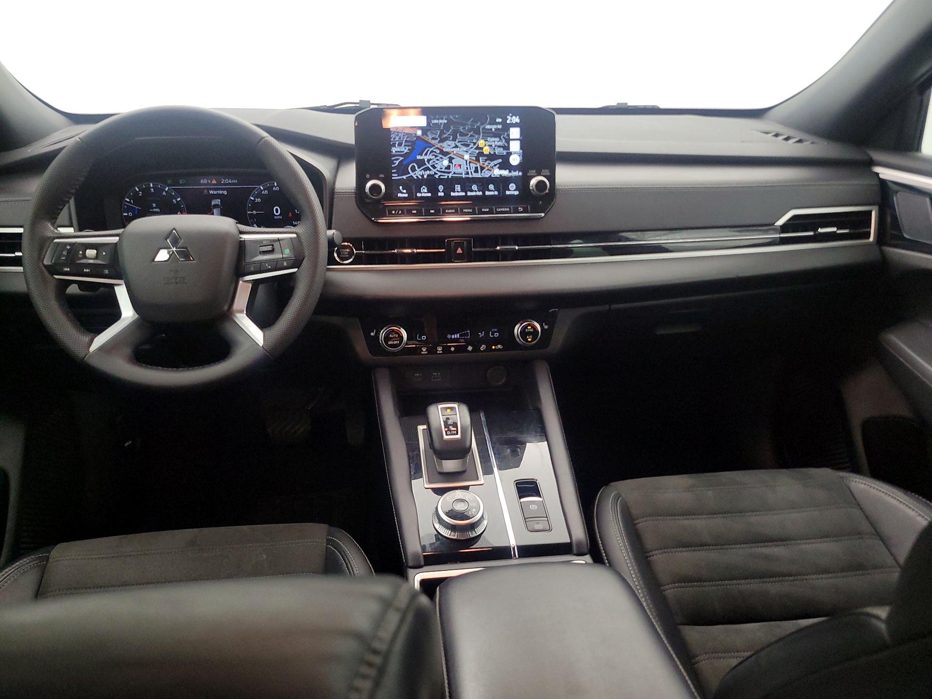 Thumbnail: 2023 Mitsubishi Outlander - 9